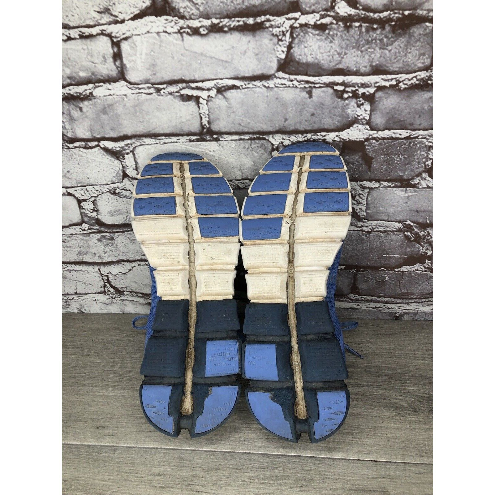 On On Cloudflow Marina White Blue Synthetic Lace Running Shoes Size US 10.5 / IT 40.5 - 14 Thumbnail