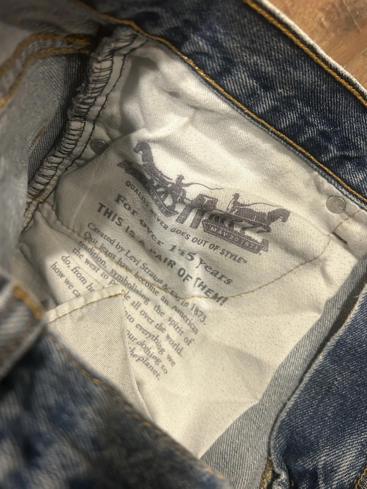 Levi's Vintage Levi's 501 Straight Leg Medium Wash Blue Jeans 31x27 Size US 31 - 4 Thumbnail