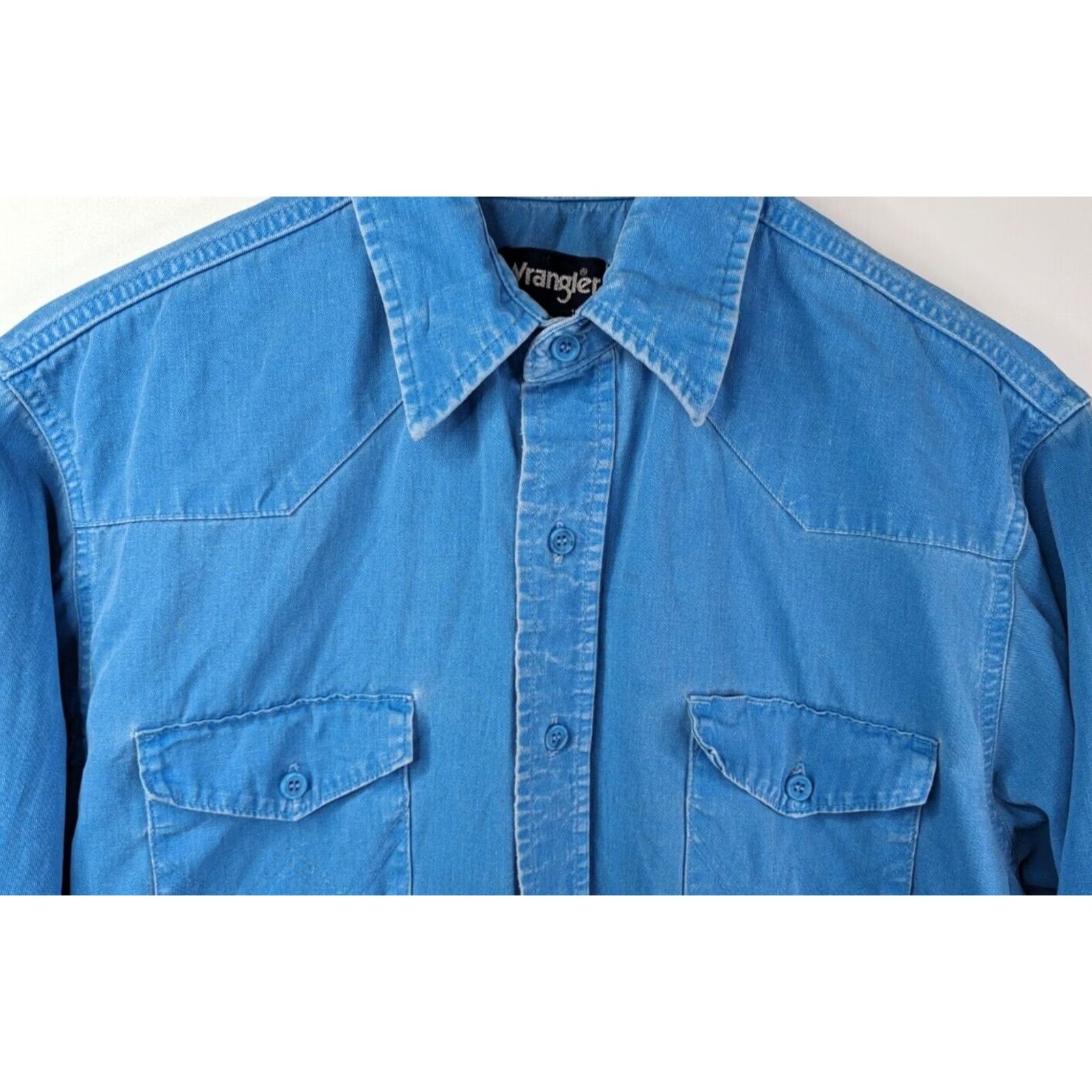 Wrangler VINTAGE Wrangler Shirt Men's 16-34 Western Button Cowboy X-Long Tails Preshrunk Denim Blue Cotton 90s Western, Cowboy Mens Shirt Button-Up Long Sleeve Size US L / EU 52-54 / 3 - 2 Thumbnail