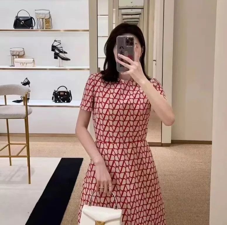 Valentino Valentino Color-blocked logo letters full of printed shee Size L / US 10 / IT 46 - 7 Thumbnail