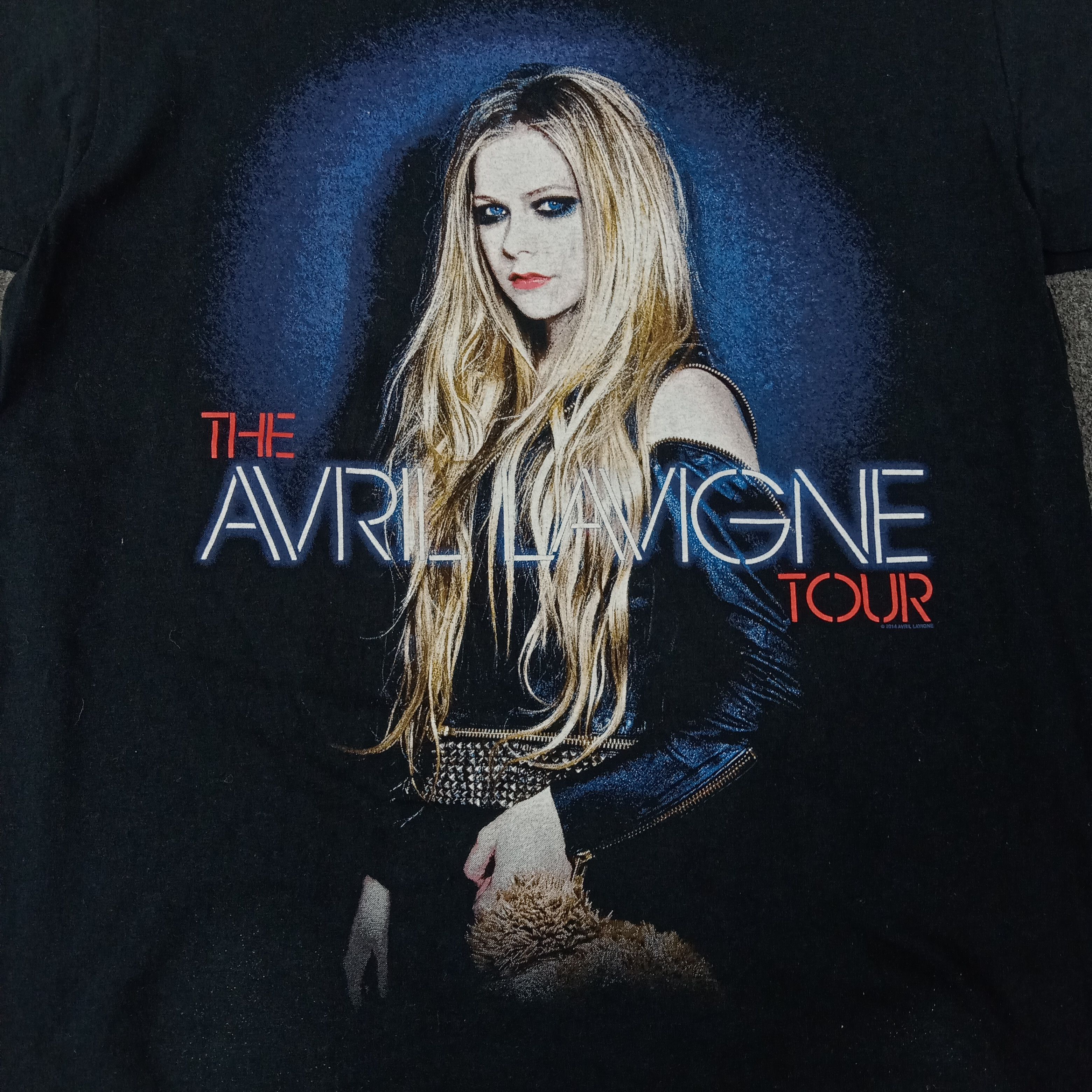 Band Tees The Avril Lavigne Solo Singer Tour 2014 Tshirt C259N18 Size US S / EU 44-46 / 1 - 2 Thumbnail