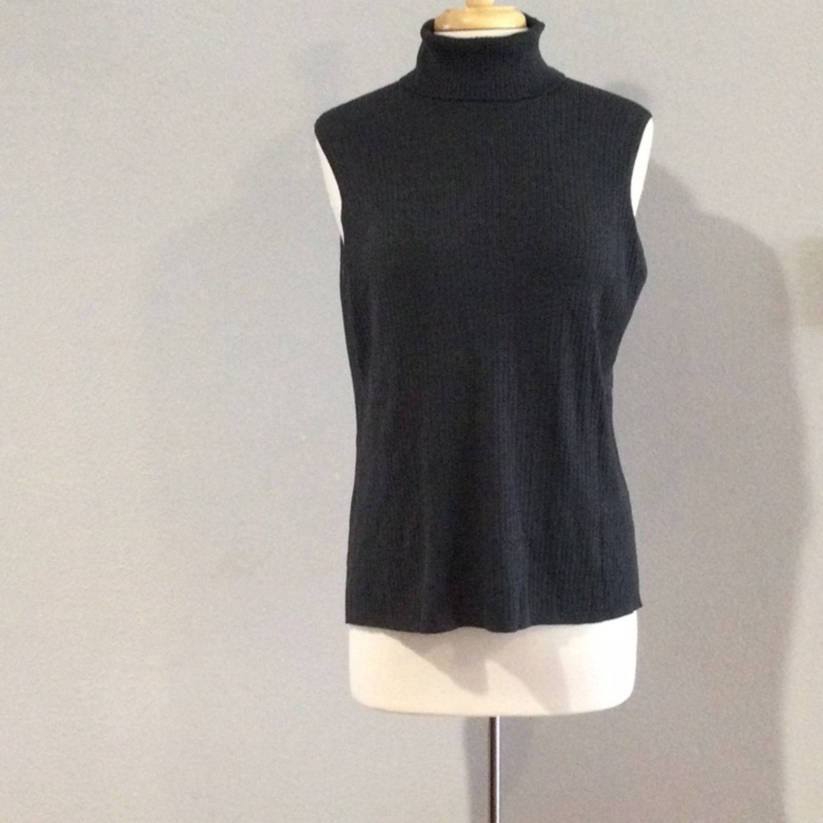 Chicos Chico's Dark Gray Turtleneck Sleeveless Top Size 3/XL/16 Size XL / US 12-14 / IT 48-50 - 1 Thumbnail