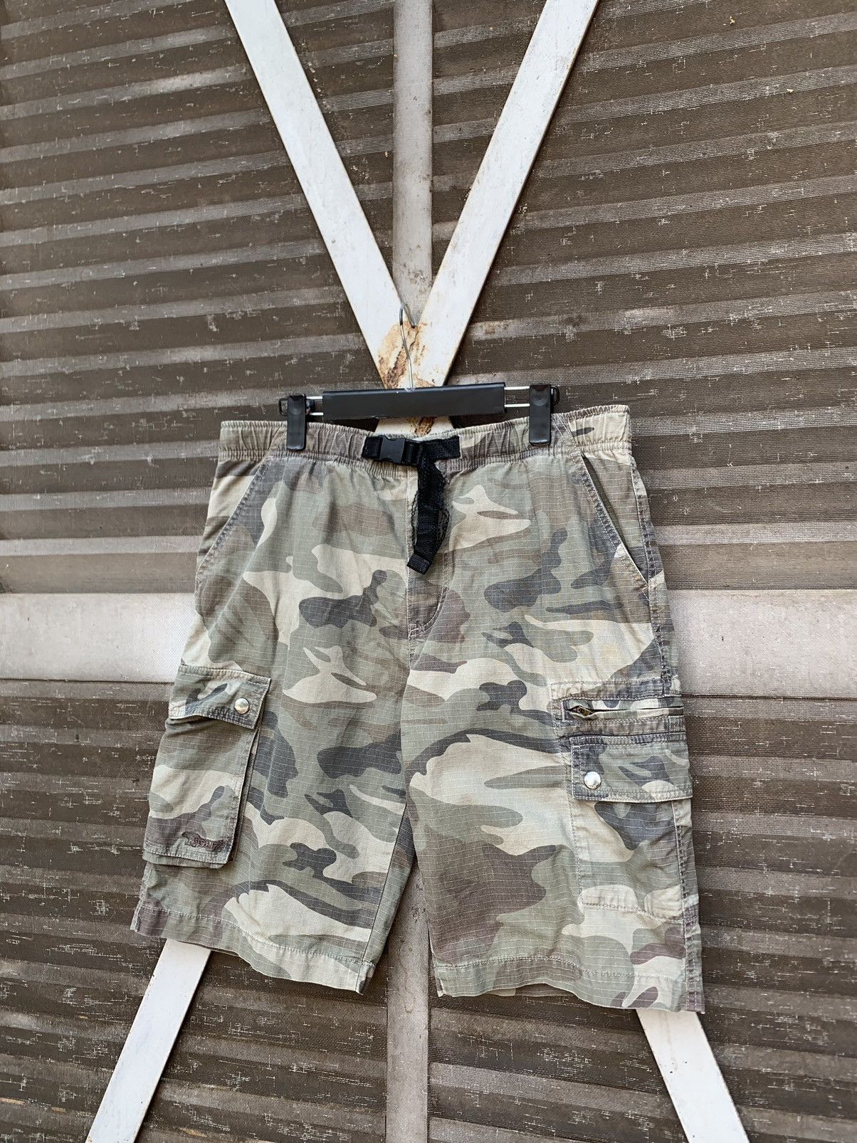 Vintage Vintage THRASHED Faded Cargo Camo Shorts Size US 32 / EU 48 - 2 Thumbnail