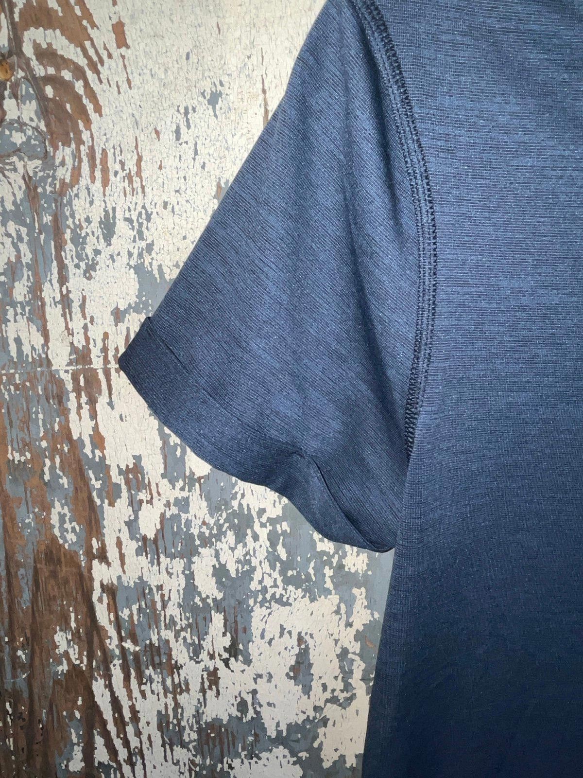 The North Face The North Face v-neck tee Flashdry gray size XS womens Size XS / US 0-2 / IT 36-38 - 4 Thumbnail