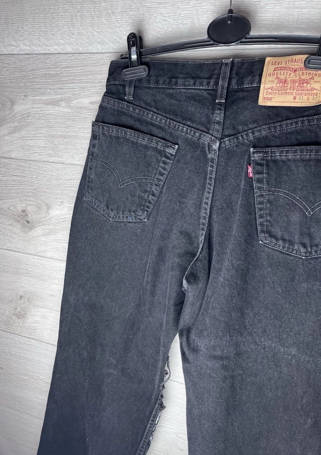 Levi's Avant garde jeans Levi’s 550 relaxed Fit Mede in USA 🇺🇸 Size US 31 - 9 Thumbnail