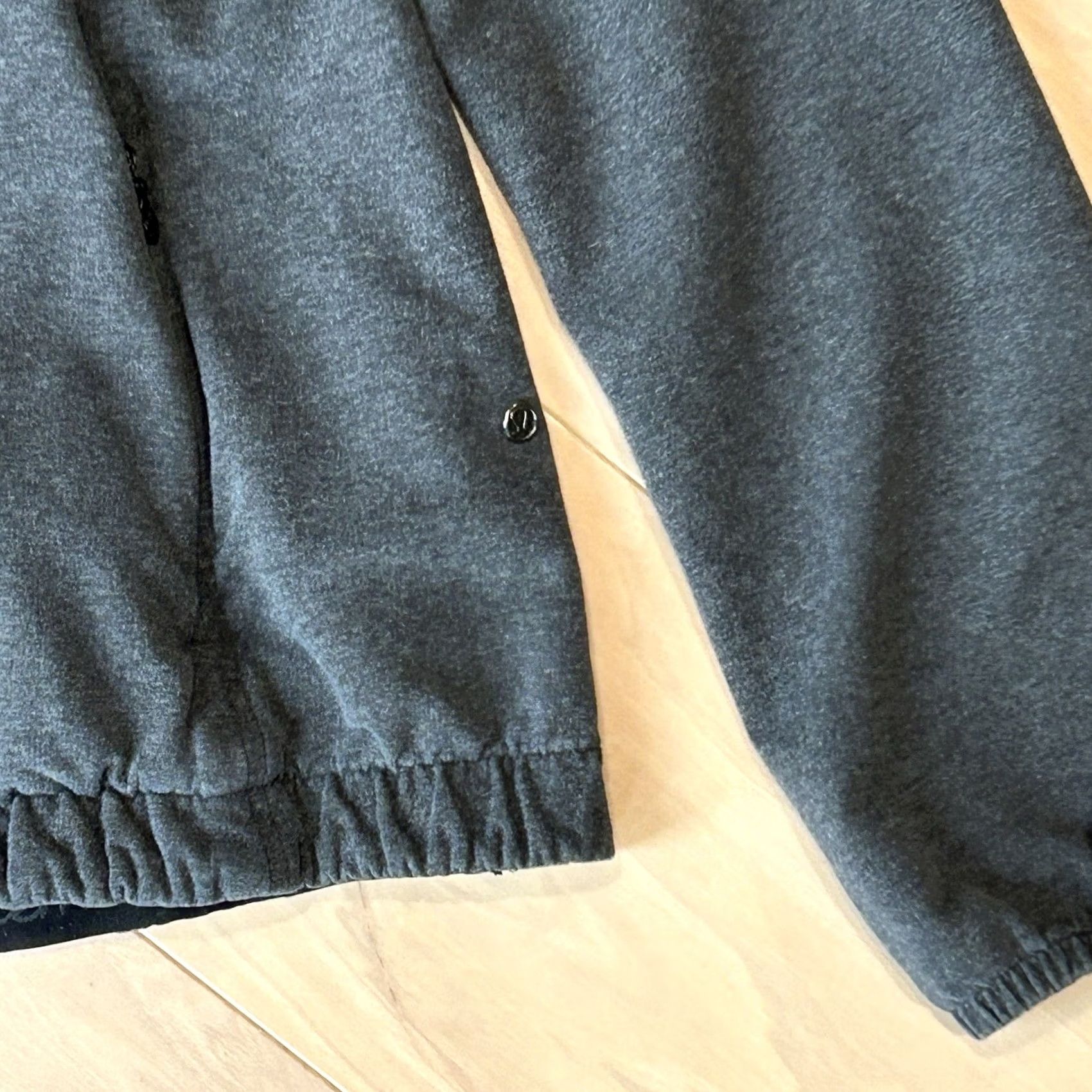 Lululemon Lululemon After All Pullover Long Sleeve Women’s 8 Gray Cotton Blend Logo Pockets Casual Athletic Shirt Sweatshirt Regular Size Type Regular Women’s Size M / US 6-8 / IT 42-44 - 3 Thumbnail