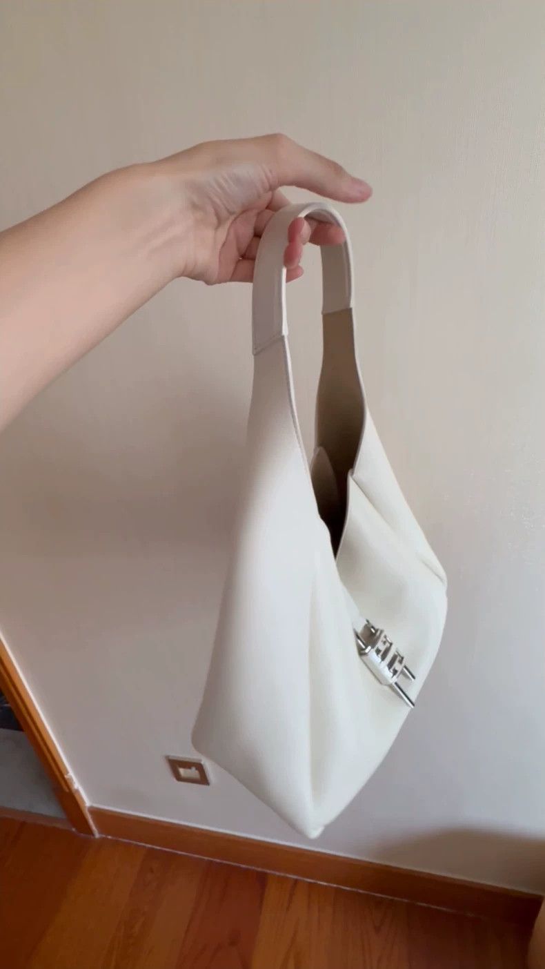 Givenchy Givenchy Hobo bag, medium size Size ONE SIZE - 1 Thumbnail