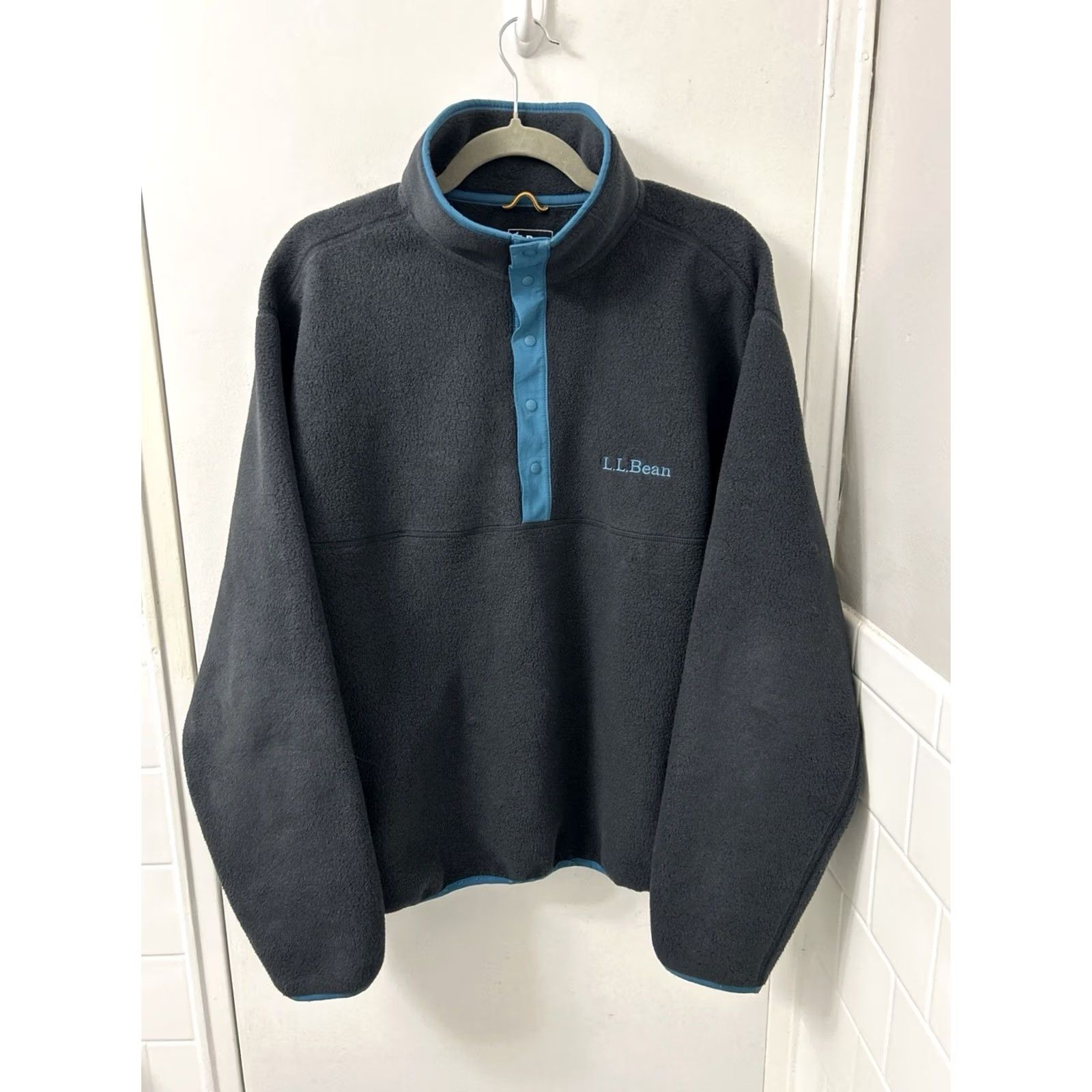 Vintage LL Bean Classic Fleece Pullover Sweater Unisex Adults Large Gray Mock Neck Logo 4-Snap Placket Pullover Outdoor Casual All Seasons 522444 Size L / US 10 / IT 46 - 2 Thumbnail