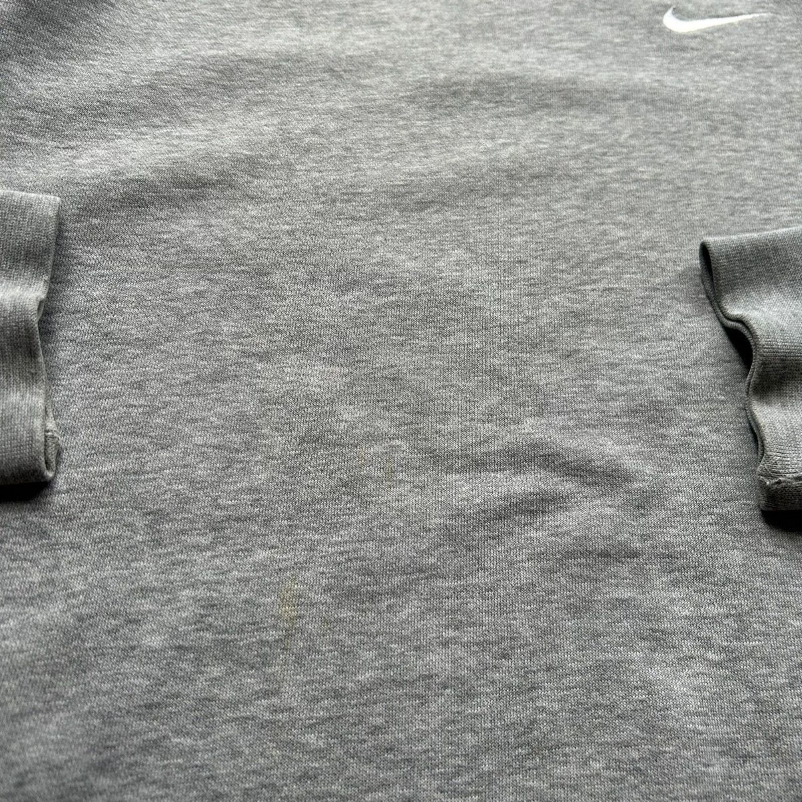 Nike Vintage Y2K Nike Swoosh Crewneck Sweatshirt Medium Gray Rare Size US M / EU 48-50 / 2 - 3 Thumbnail