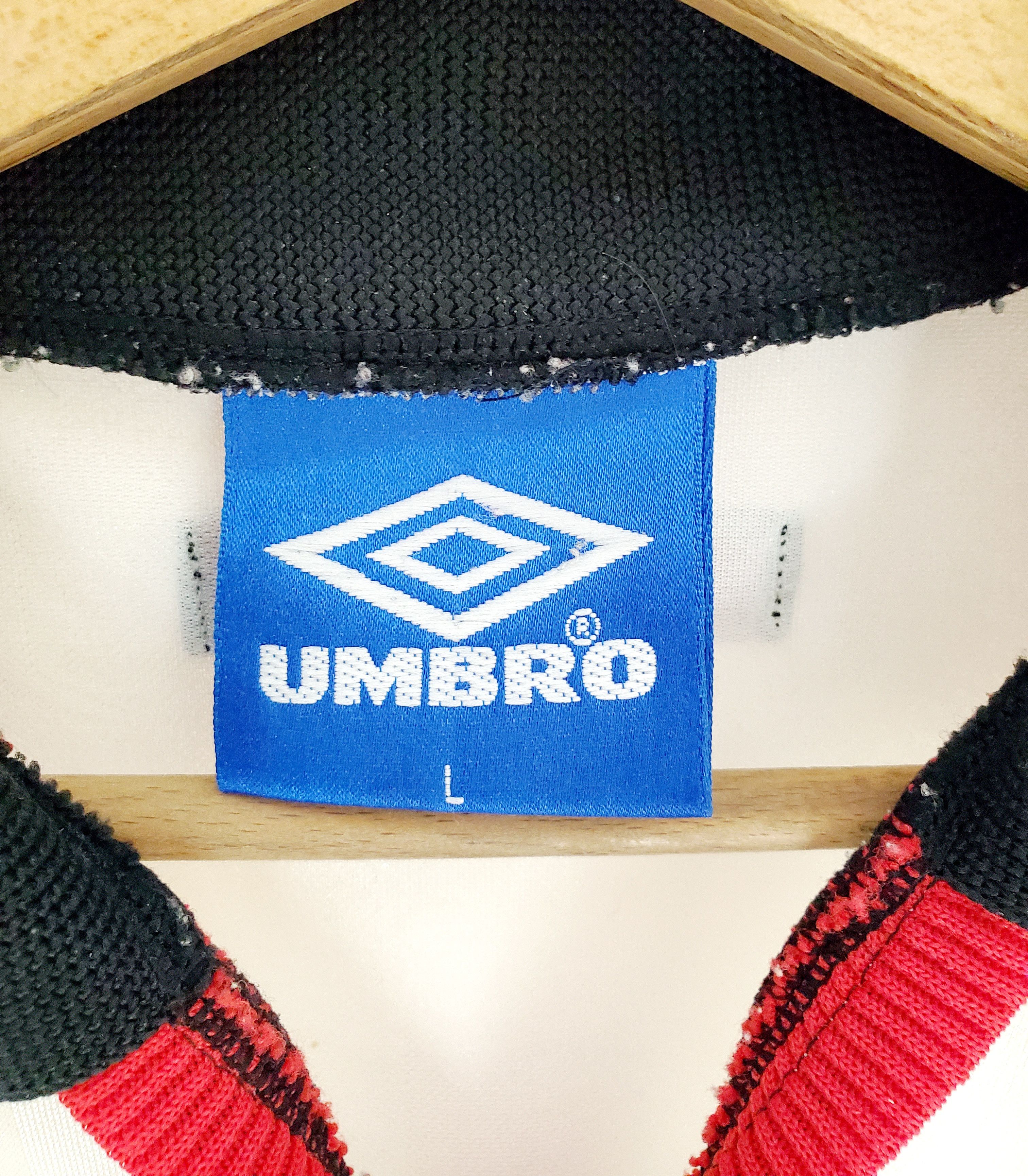 Umbro 1997-99 Manchester United Umbro Away Jersey perfect conditio Size US L / EU 52-54 / 3 - 4 Thumbnail