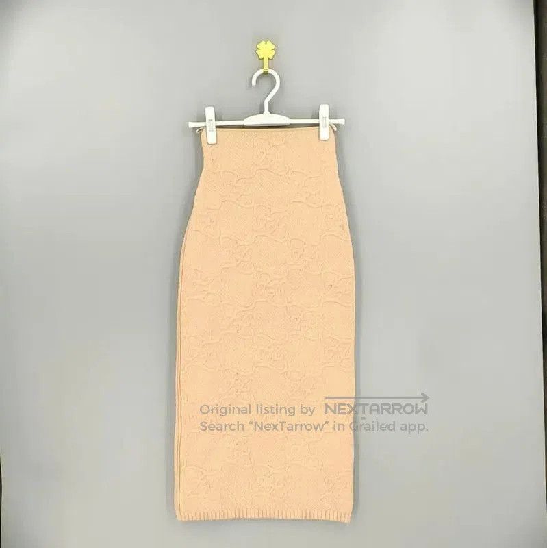 Fendi Fendi Pink Women's Midi Skirt in Size S . Size 23" - 2 Thumbnail