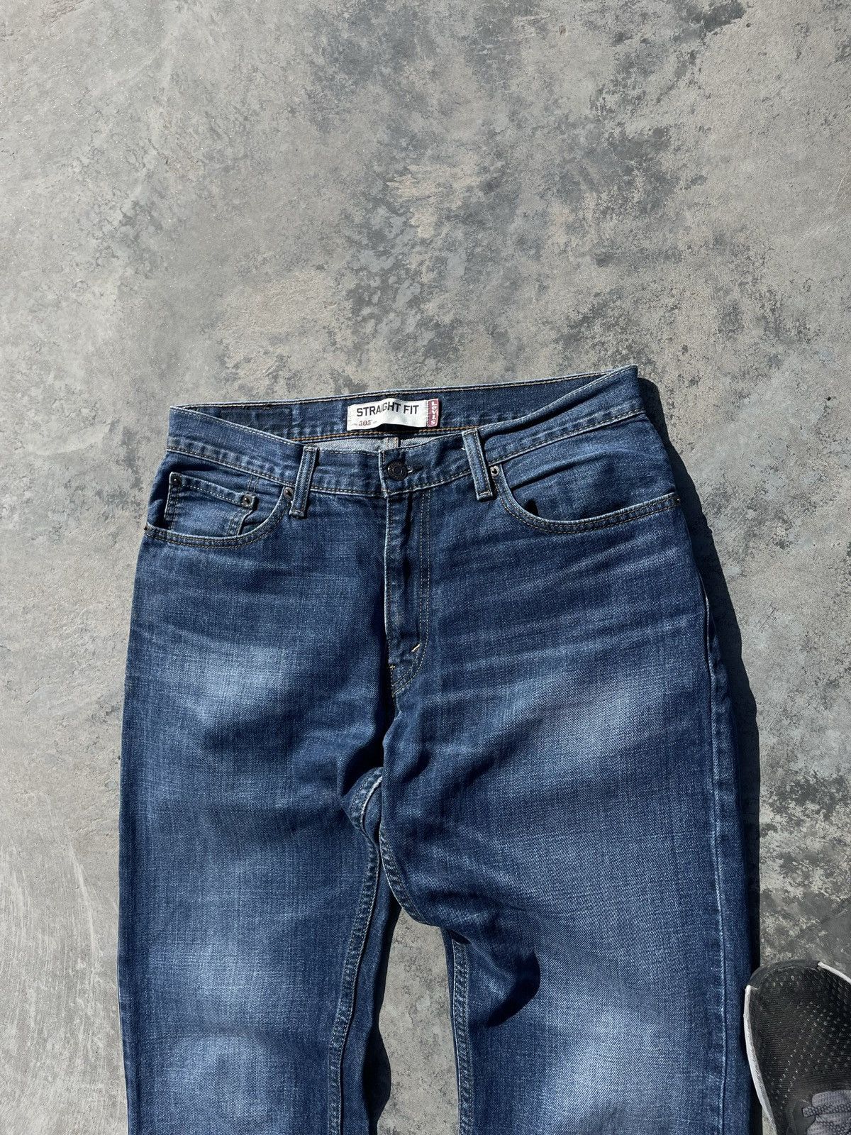 Levi's Vintage Levis 505 Blue Faded Distressed Y2K Jeans Pants Size US 33 - 3 Thumbnail