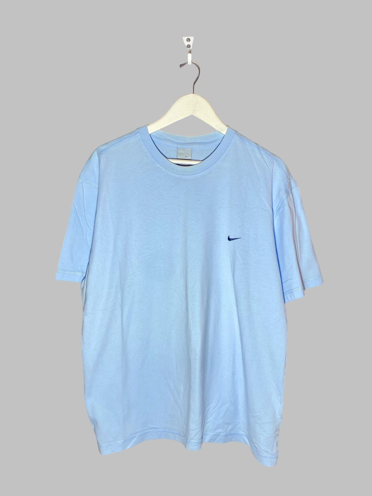 Nike Vintage Nike Y2k Swoosh Logo T-shirt Blue Size US XL / EU 56 / 4 - 1 Thumbnail