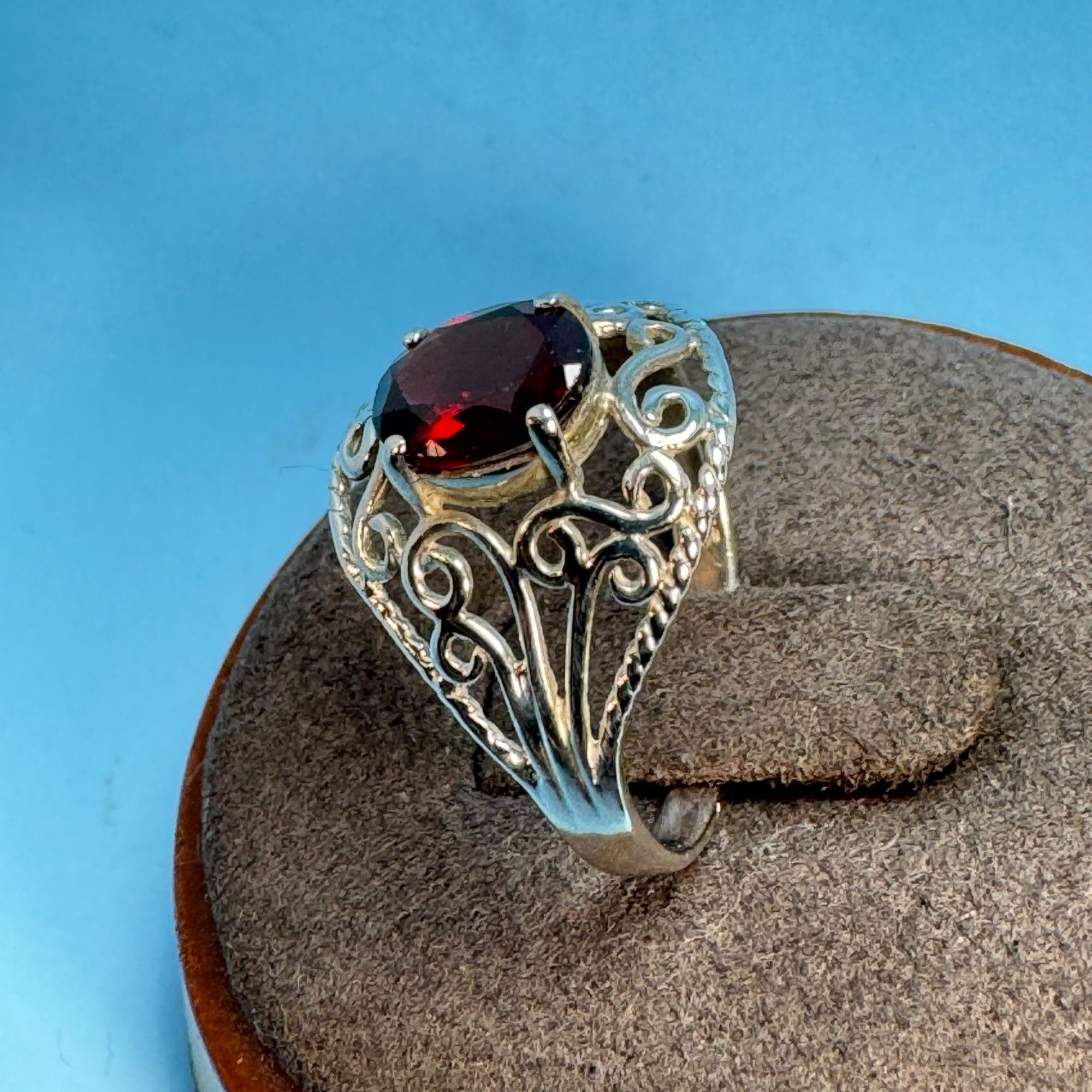 Other VTG Solid Sterling Silver 925 Garnet Prong Set Filigree Bord Size ONE SIZE - 4 Thumbnail