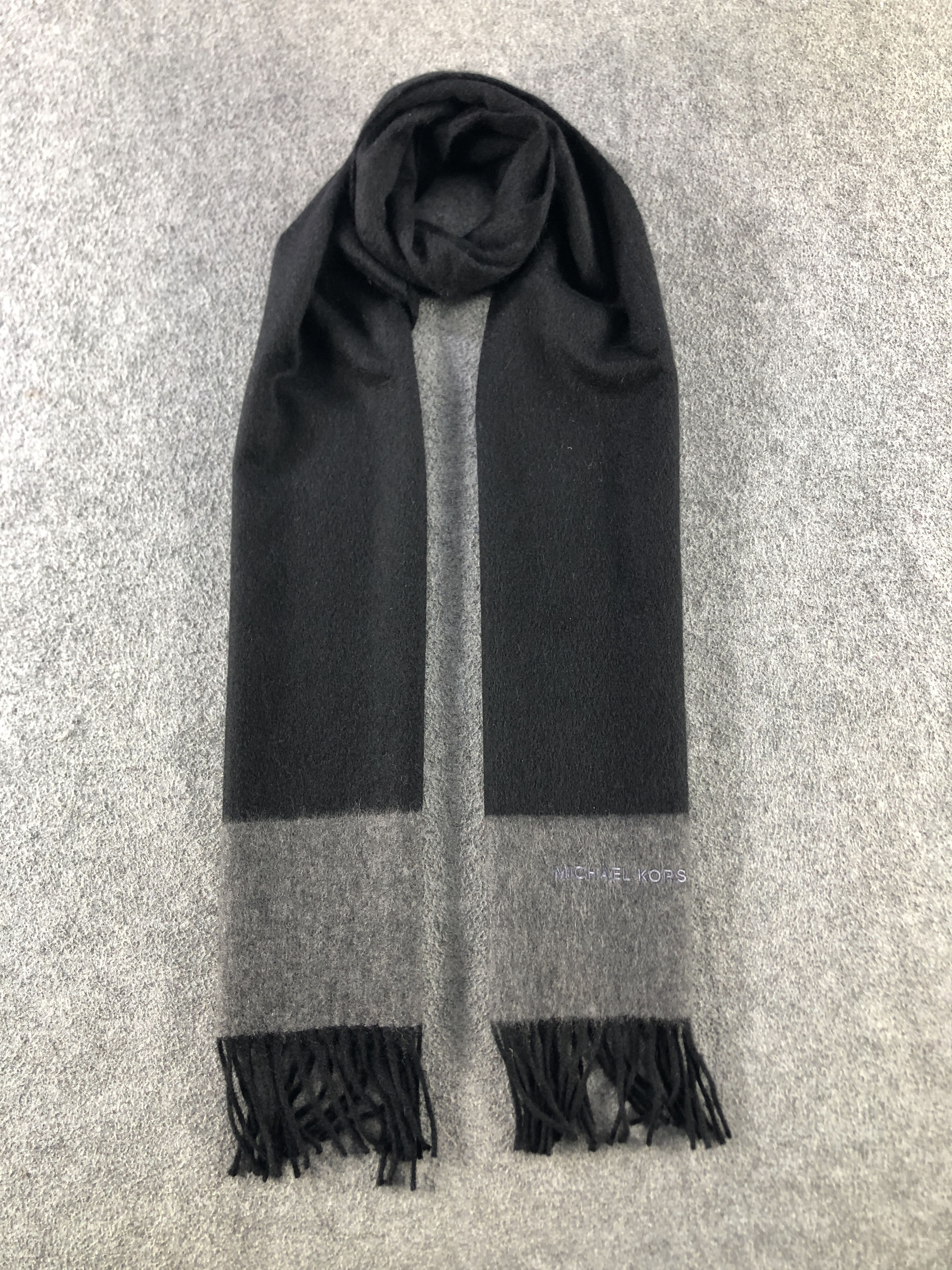 Michael Kors Scarf / Muffler / Neckwear P715