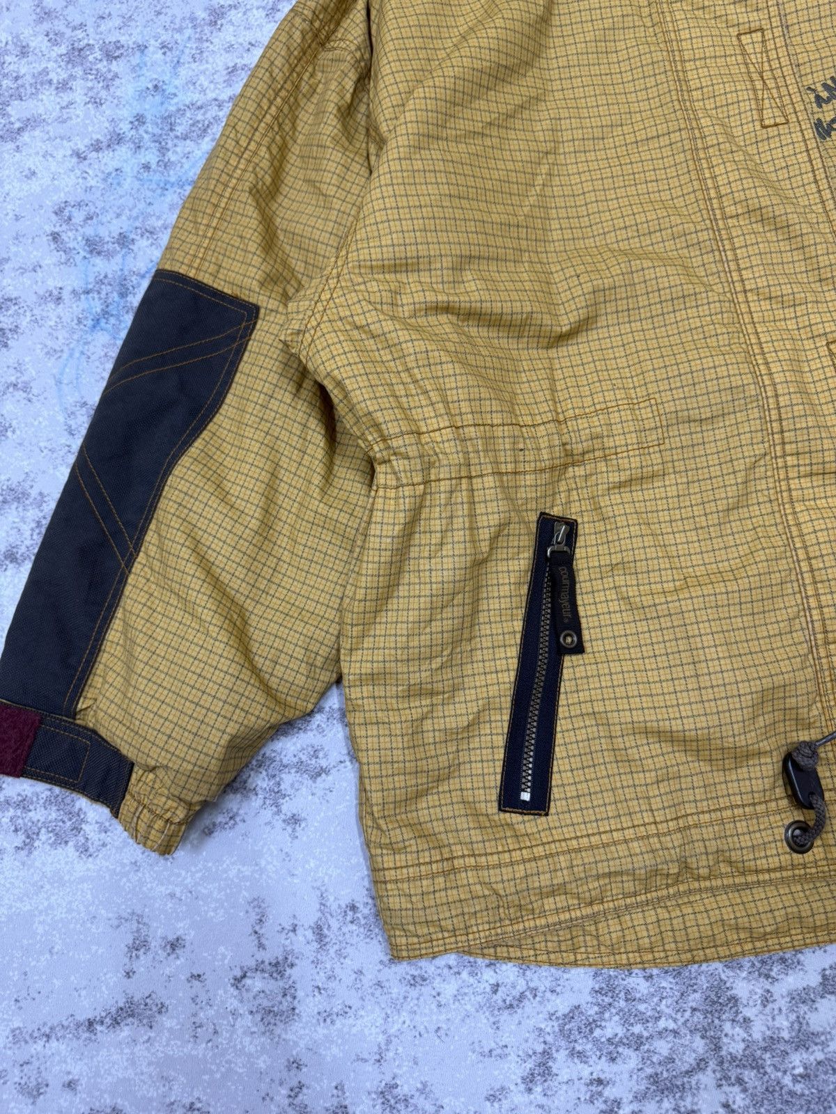 Japanese Brand Vintage 90s COURMAYEUR snow board jacket ski hoodie Size US L / EU 52-54 / 3 - 6 Thumbnail