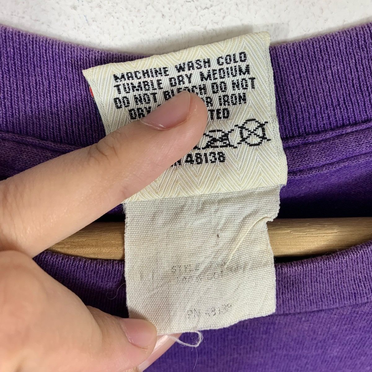 NBA × Vintage Vintage 90s LOS ANGELES LAKERS Magic johnson nutmeg tee Size US XL / EU 56 / 4 - 13 Thumbnail