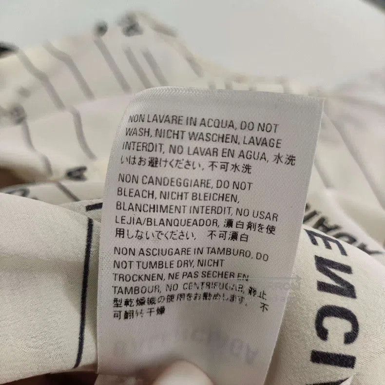 Balenciaga Balenciaga Silk Letter Shirt Size XS / US 0-2 / IT 36-38 - 5 Thumbnail