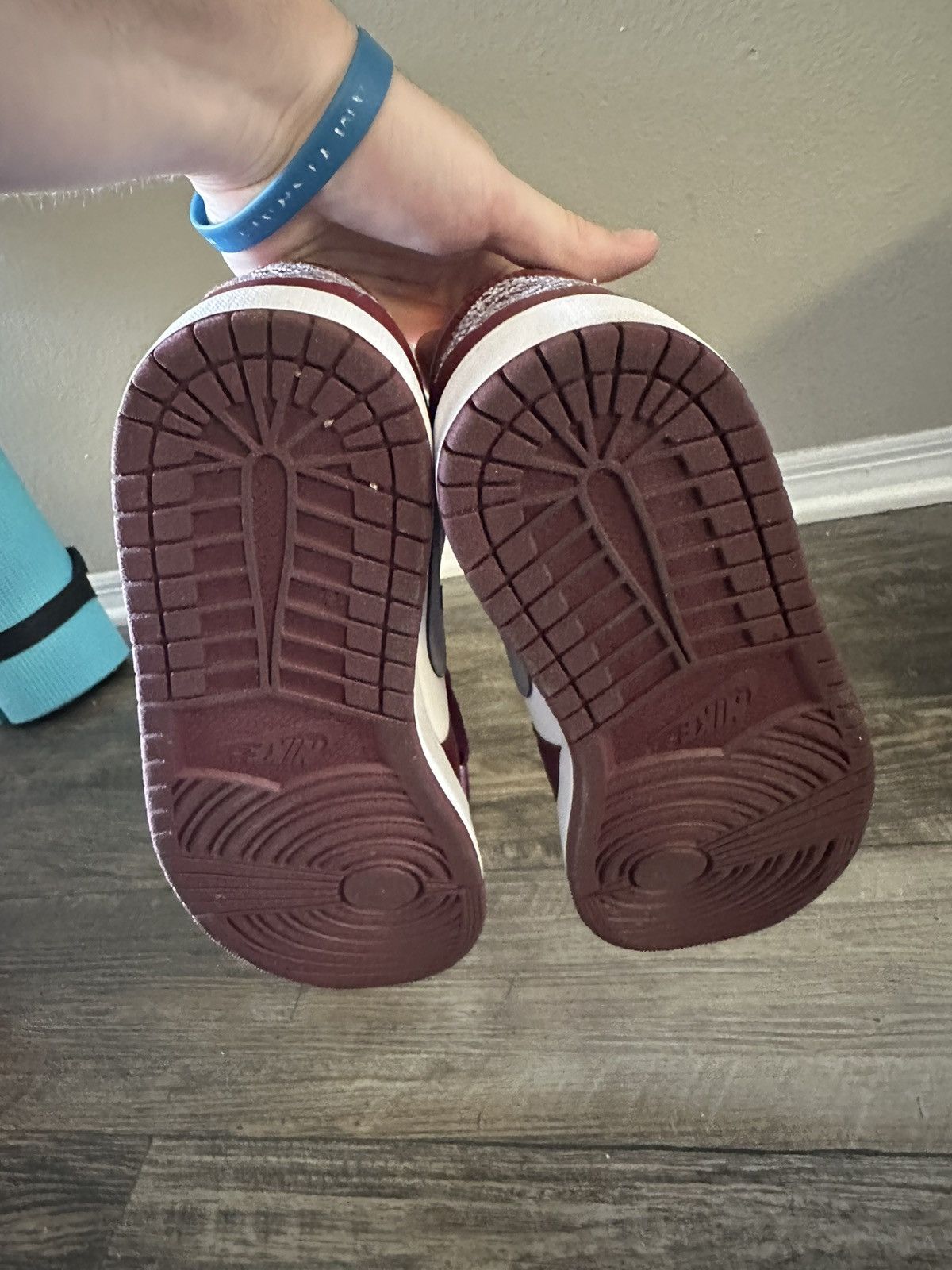 Jordan Brand Jordan 1 Low Bordeaux Size US 10 / EU 43 - 5 Thumbnail