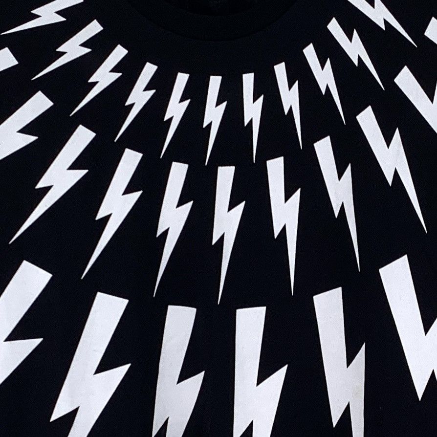Neil Barrett Neil Barrett Black Lightning Print Crew Neck T-shirt K26WX Size US XS / EU 42 / 0 - 4 Thumbnail