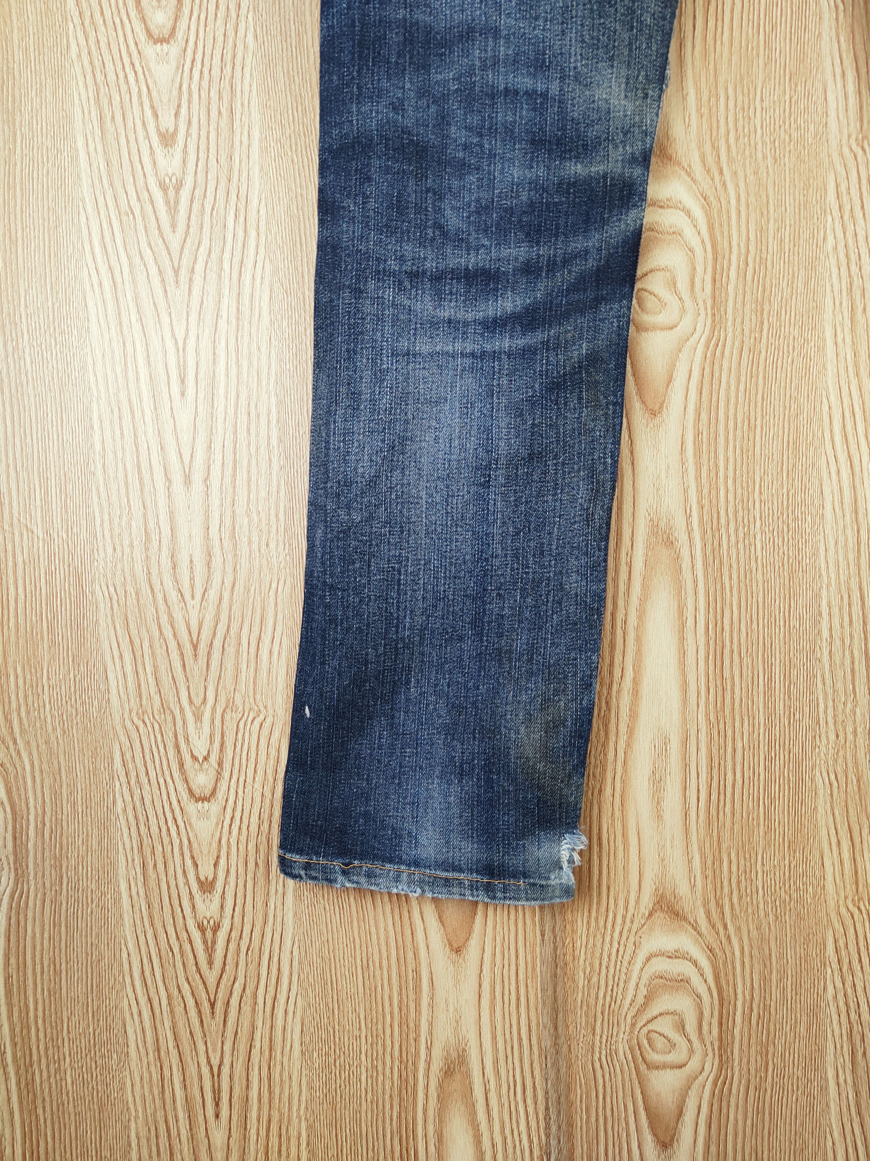 Levi's 705 Levi's Dark Blue Distressed Ripped Jeans #S2709 Size US 31 - 10 Thumbnail