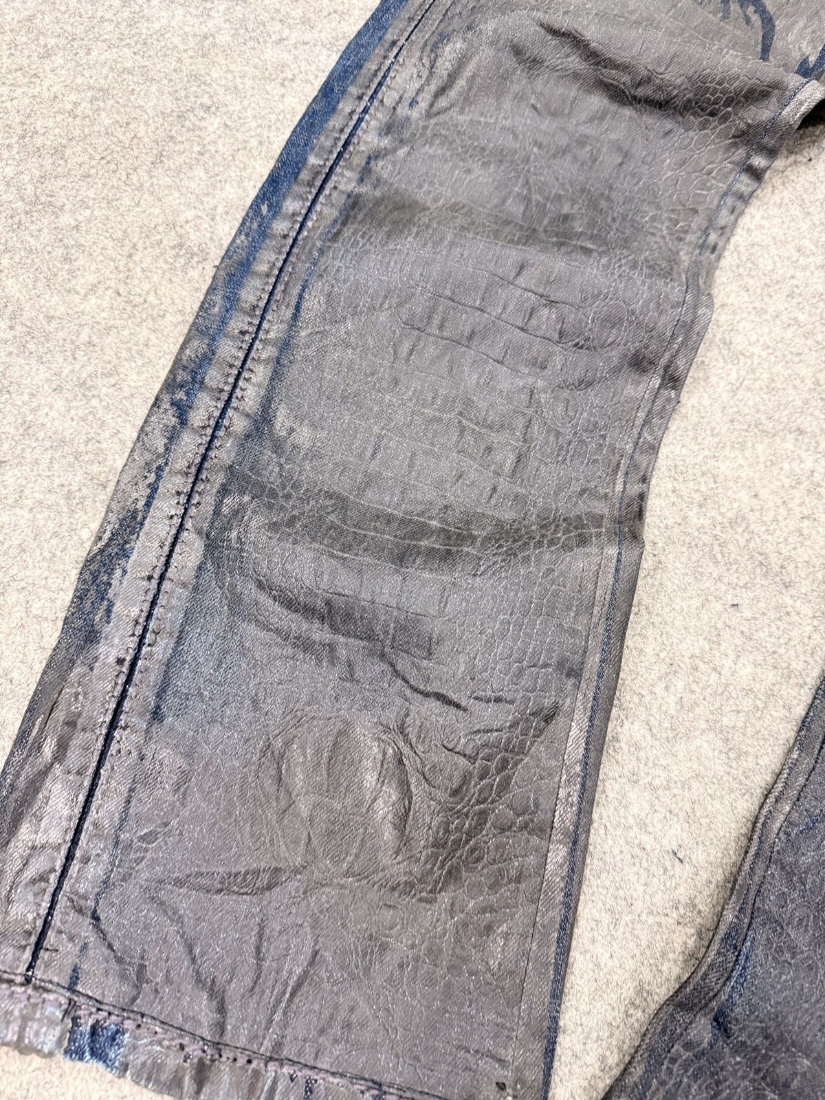 Roberto Cavalli AW2005 Roberto Cavalli Crocodile Effect Leather Waxed Denim Size US 33 - 5 Thumbnail