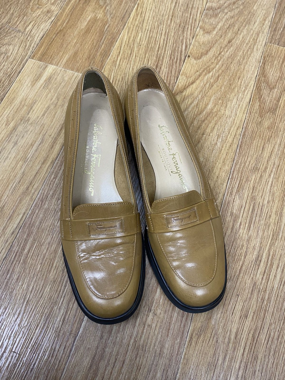 Salvatore Ferragamo Salvatore Ferragamo Beige Leather Loafers Monogram Lettering Size US 6.5 / IT 36.5 - 2 Thumbnail