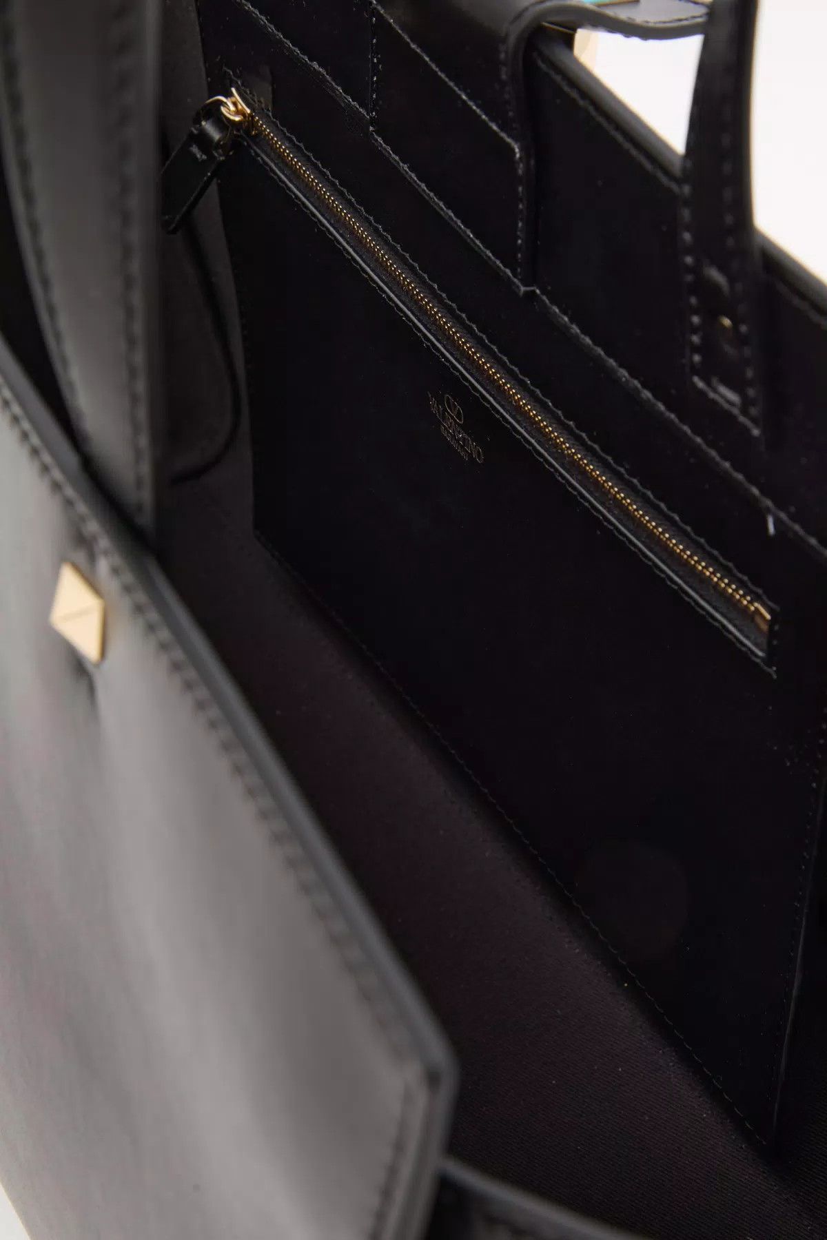 Valentino o1s1wg111125 Size: OS / Rockstud Fierce Large Calfskin Bag Size ONE SIZE - 5 Thumbnail