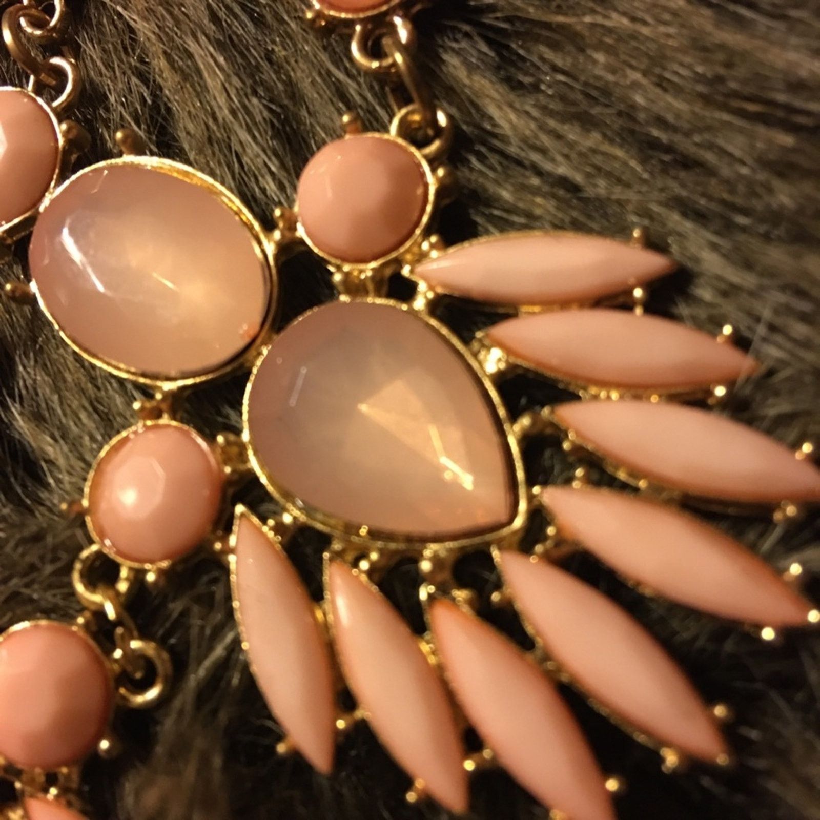 Jewelry Blush pink stone gold leaf fancy chain necklace Size ONE SIZE - 8 Thumbnail