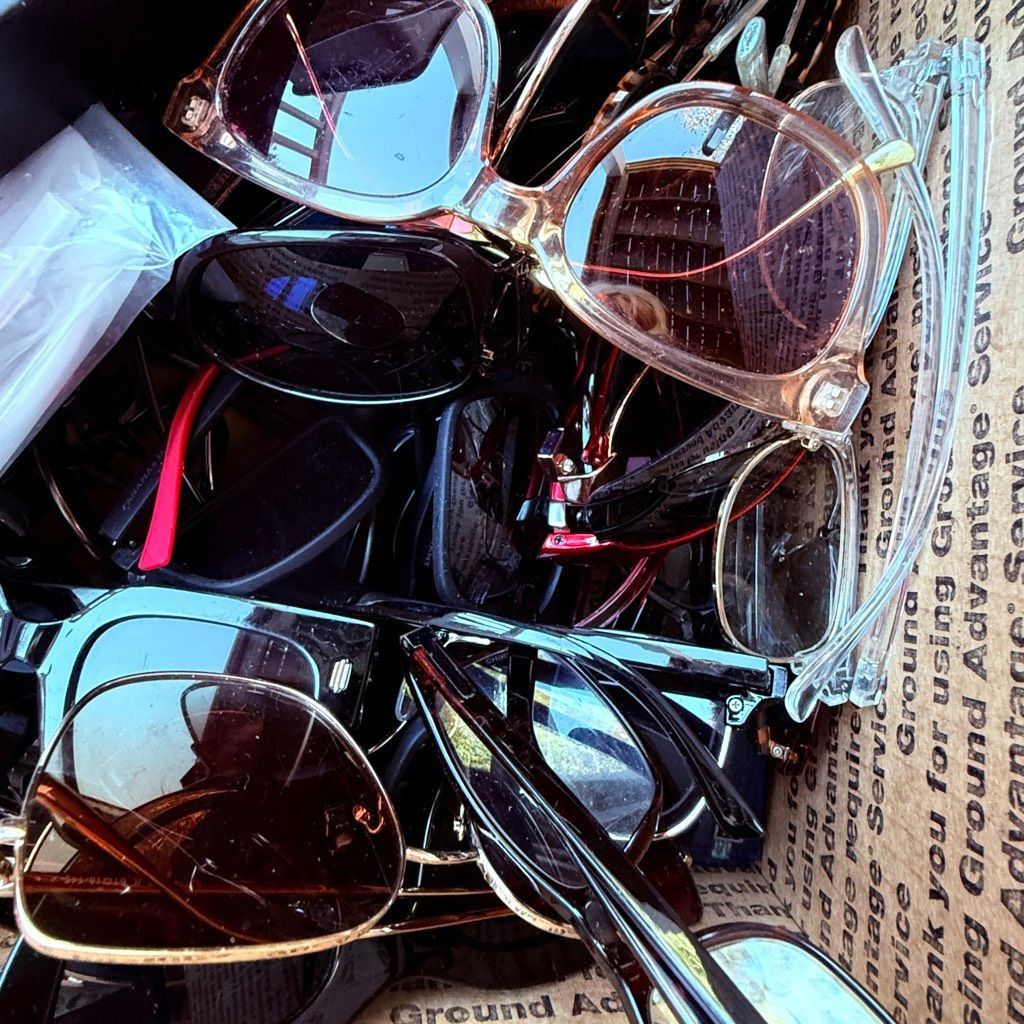 Other SUNGLASSES Lot Fifty (50) Pairs Name Brand Sunglasses Sunclo Size ONE SIZE - 6 Thumbnail