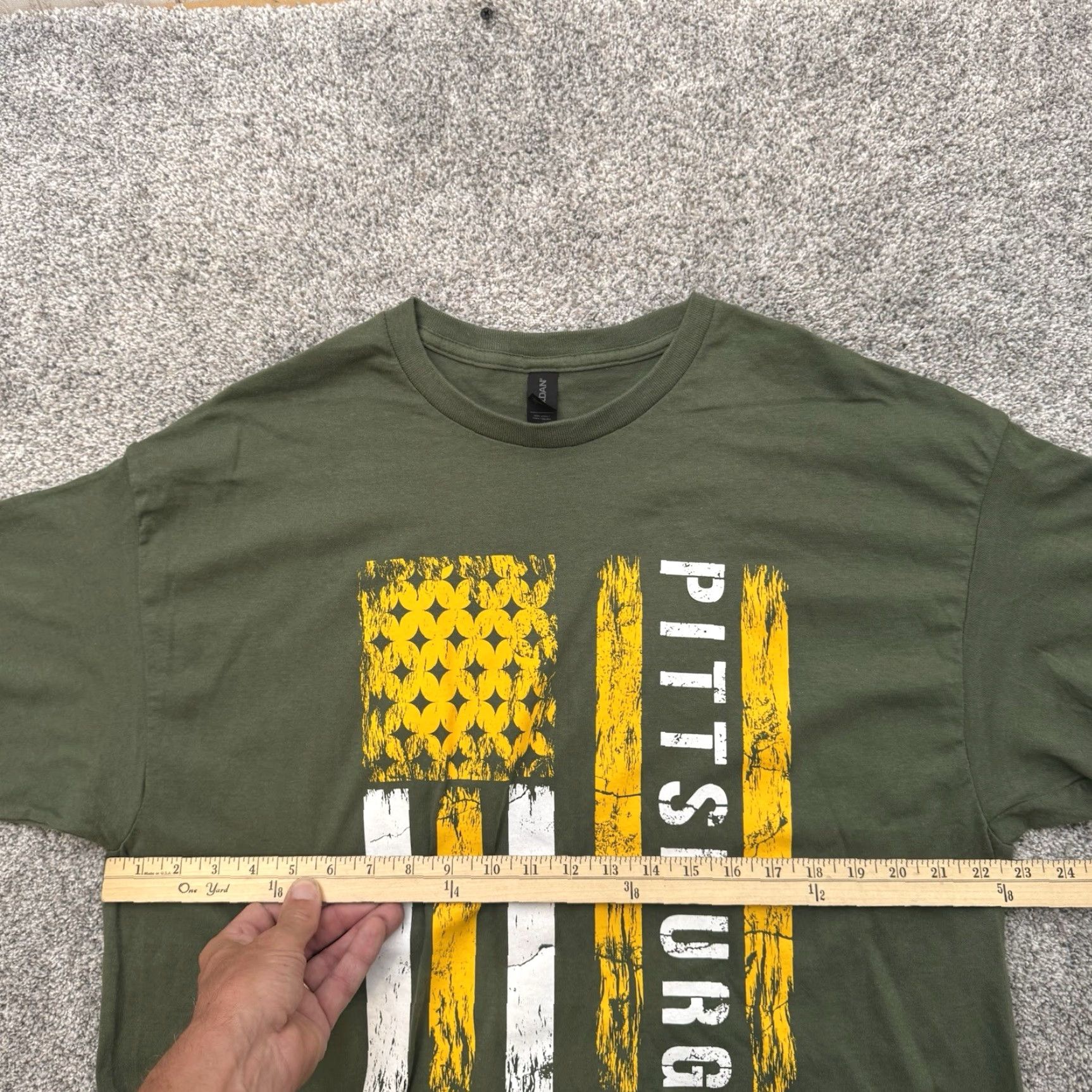 Gildan Pittsburgh Steelers Shirt XL Military Green Gold American Flag NFL Streetwear Mens Short Sleeve Crew Neck T-Shirt Size US XL / EU 56 / 4 - 3 Thumbnail
