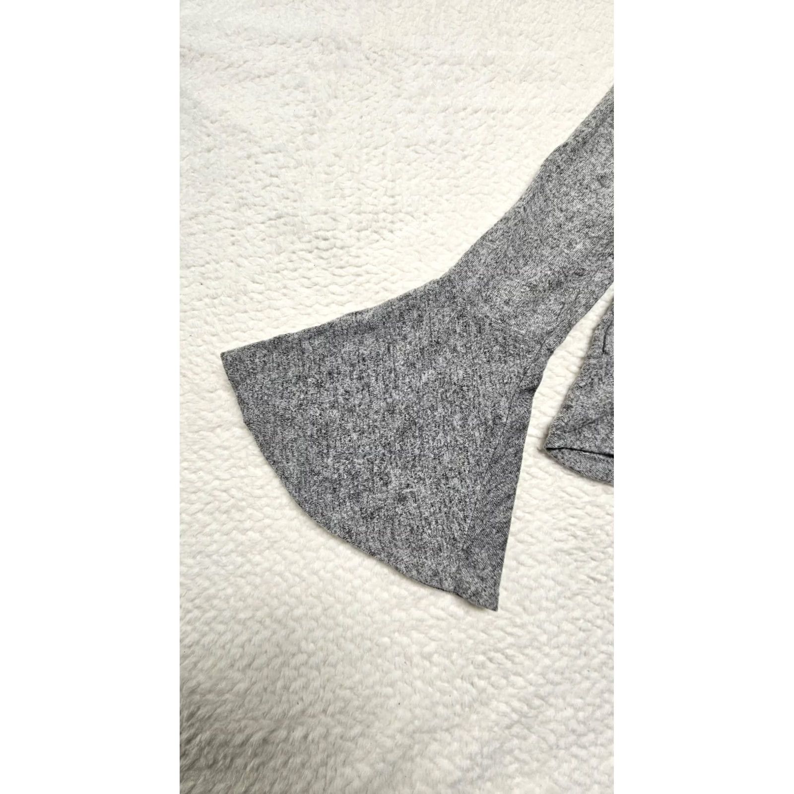 Bell Liberty Love Women's Top Blouse Gray XL Bell Sleeve Pullover Casual Ruffle Hem Comfy Basic Size XL / US 12-14 / IT 48-50 - 6 Thumbnail