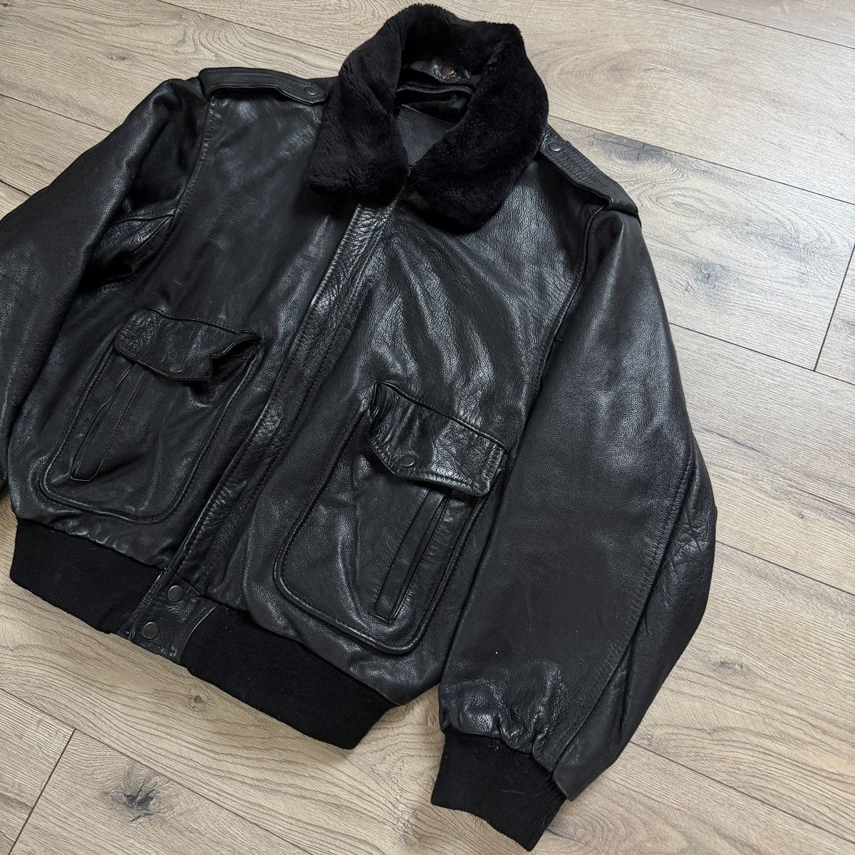 Leather Vintage Leather Jacket Style Pilot Y2K 90s USA Size US M / EU 48-50 / 2 - 3 Thumbnail