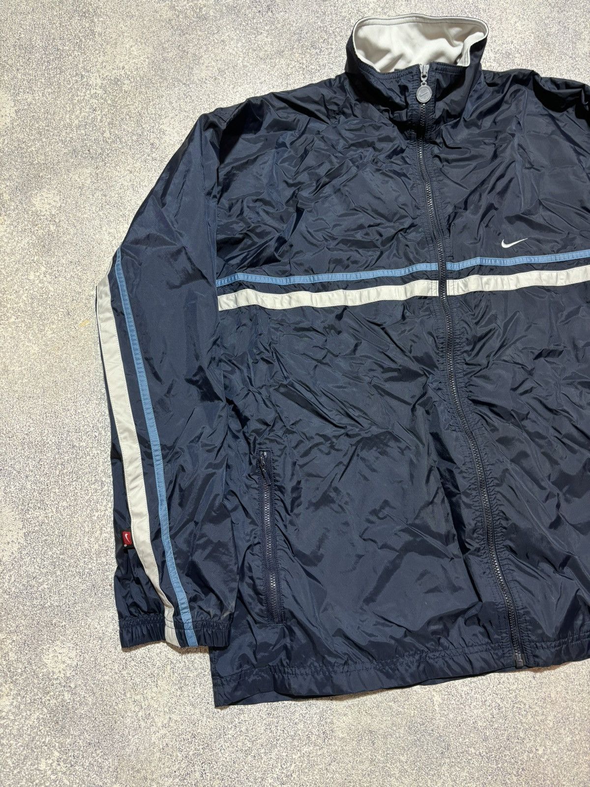 Nike × Vintage Vintage Nike Light Windbreaker Jacket 90s Zip Up Navy Blue Size US XL / EU 56 / 4 - 3 Thumbnail