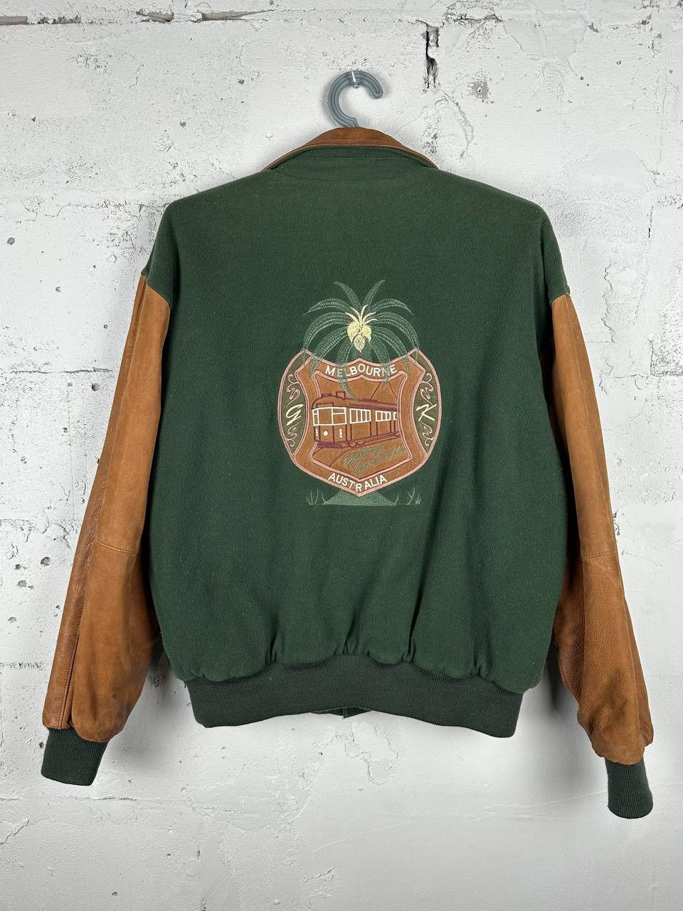 Vintage Vintage Made In Australia Trucker Varsity Jacket Leather Size US L / EU 52-54 / 3 - 11 Thumbnail