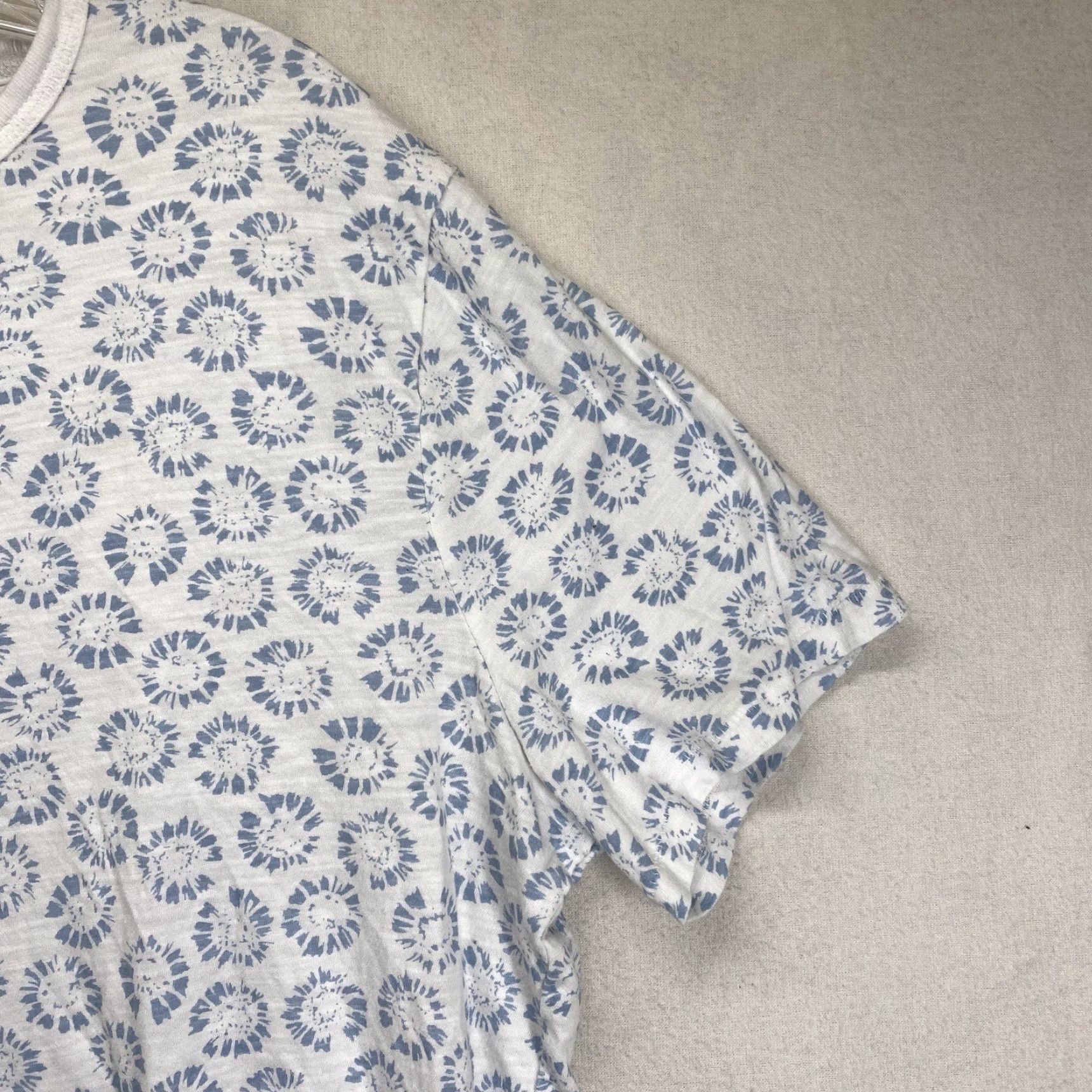 Express VINTAGE Express Men’s T-Shirt Casual Short Sleeve Crew Neck Logo Floral Pattern All Seasons White Large 90s NYC Size US L / EU 52-54 / 3 - 6 Thumbnail