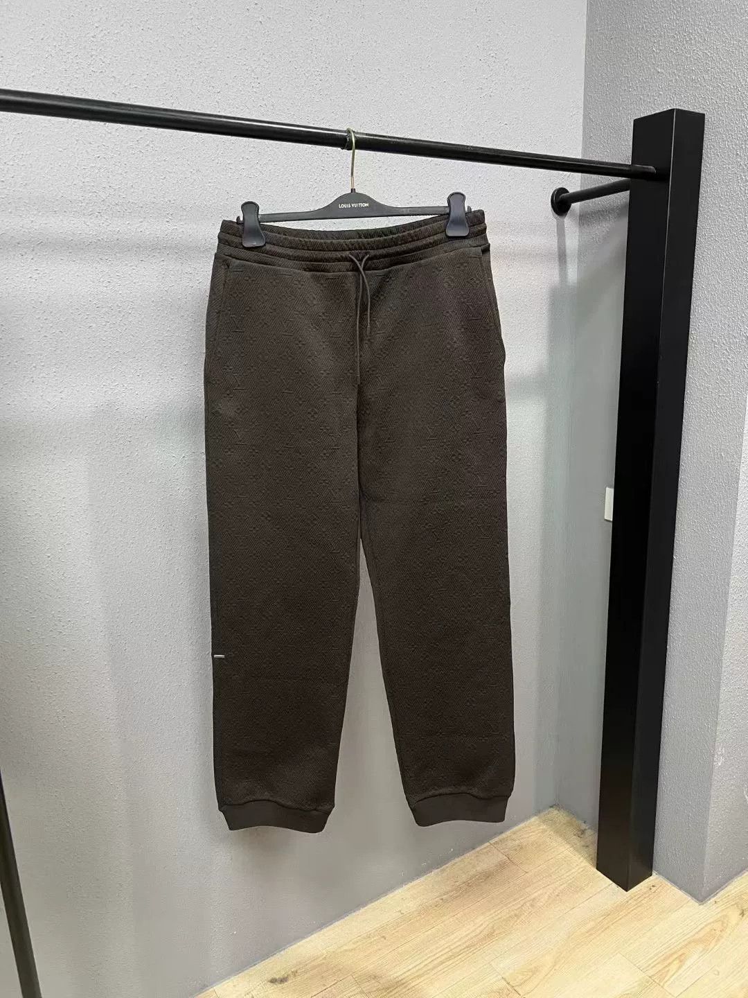 Louis Vuitton LV Brown All-Over Print Sweatpants Size US 34 / EU 50 - 1 Thumbnail
