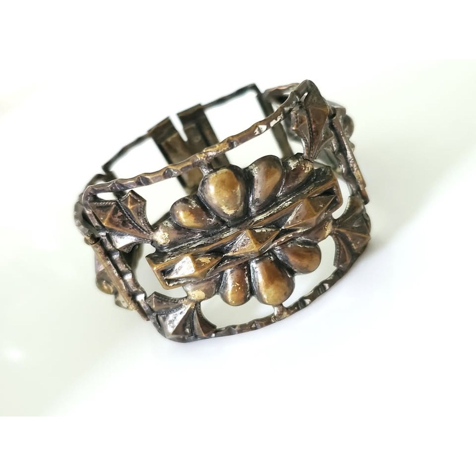 Other Beautiful Vintage Brass Metal Floral Bracelet Size ONE SIZE - 3 Thumbnail