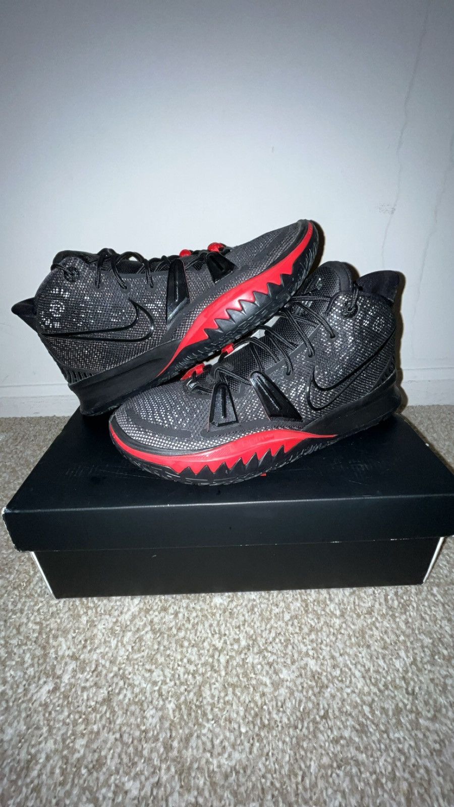 Nike Kyrie 7 “Bred” Size US 10 / EU 43 - 3 Thumbnail