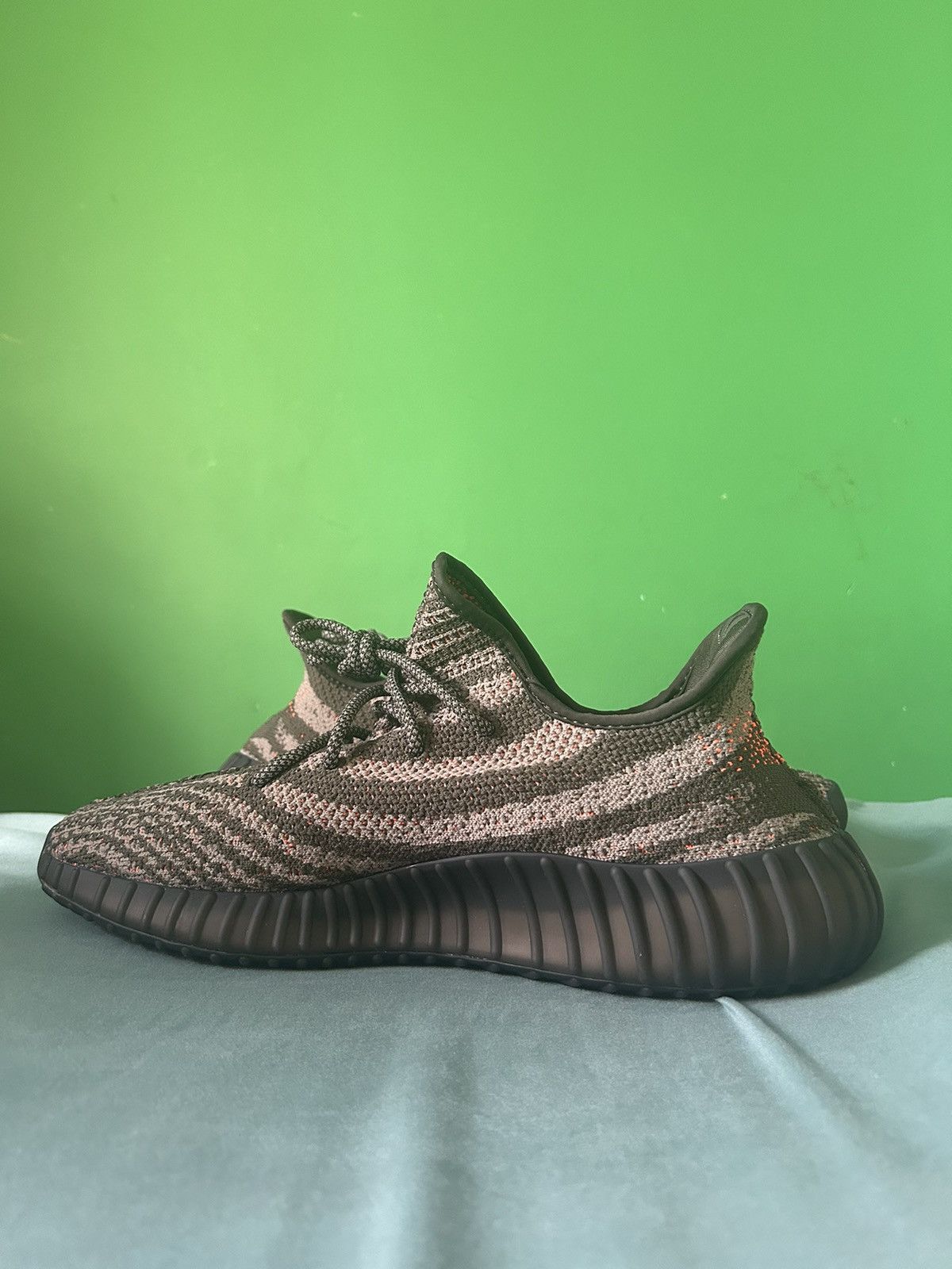 Adidas Adidas Yeezy Boost 350 V2 Carbon Beluga 2023 Size US 11.5 / EU 44-45 - 3 Thumbnail