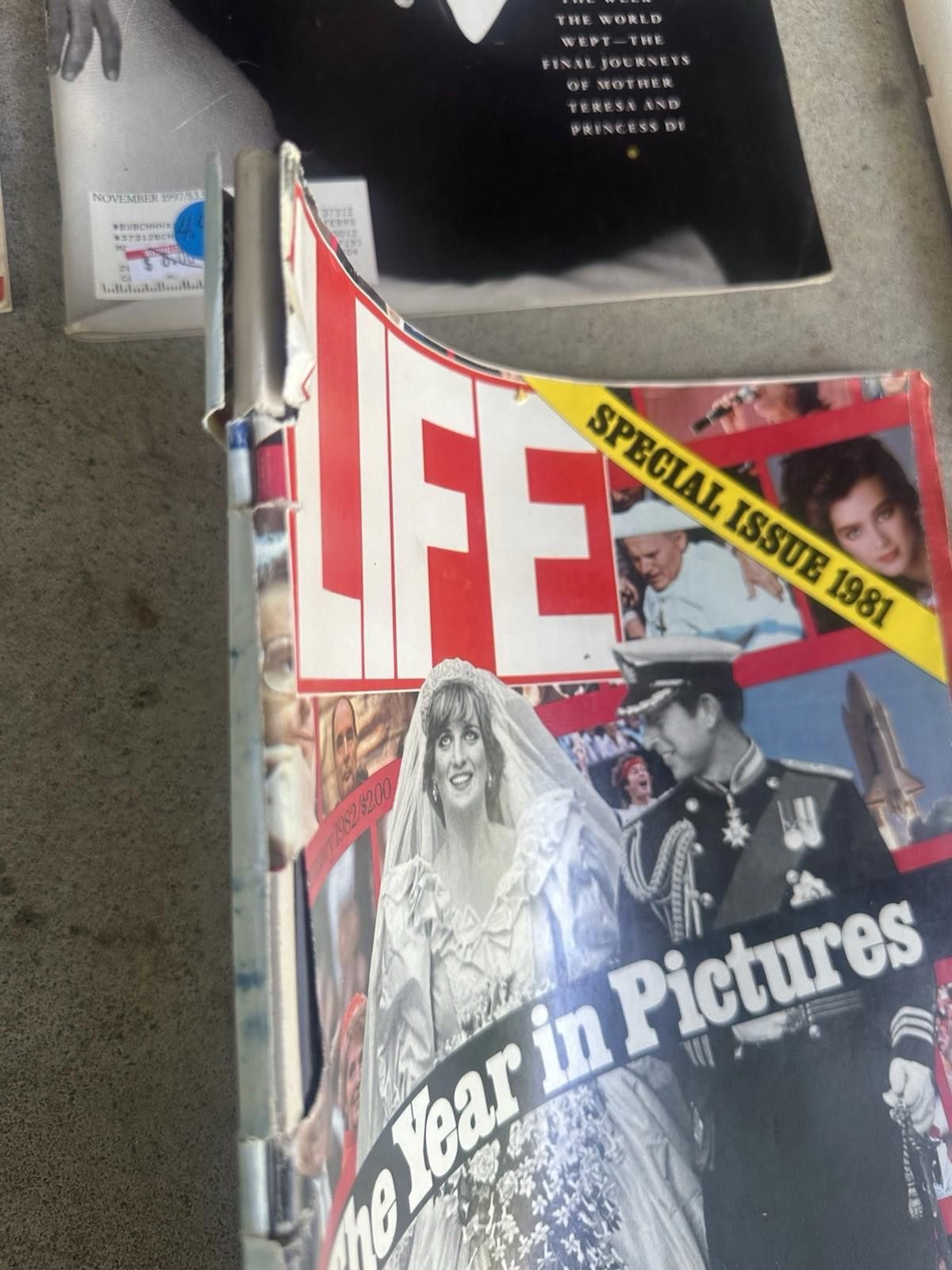Designer Collectors Lot Of Princess Diana Memorabilia Magazines Book Size ONE SIZE - 10 Thumbnail