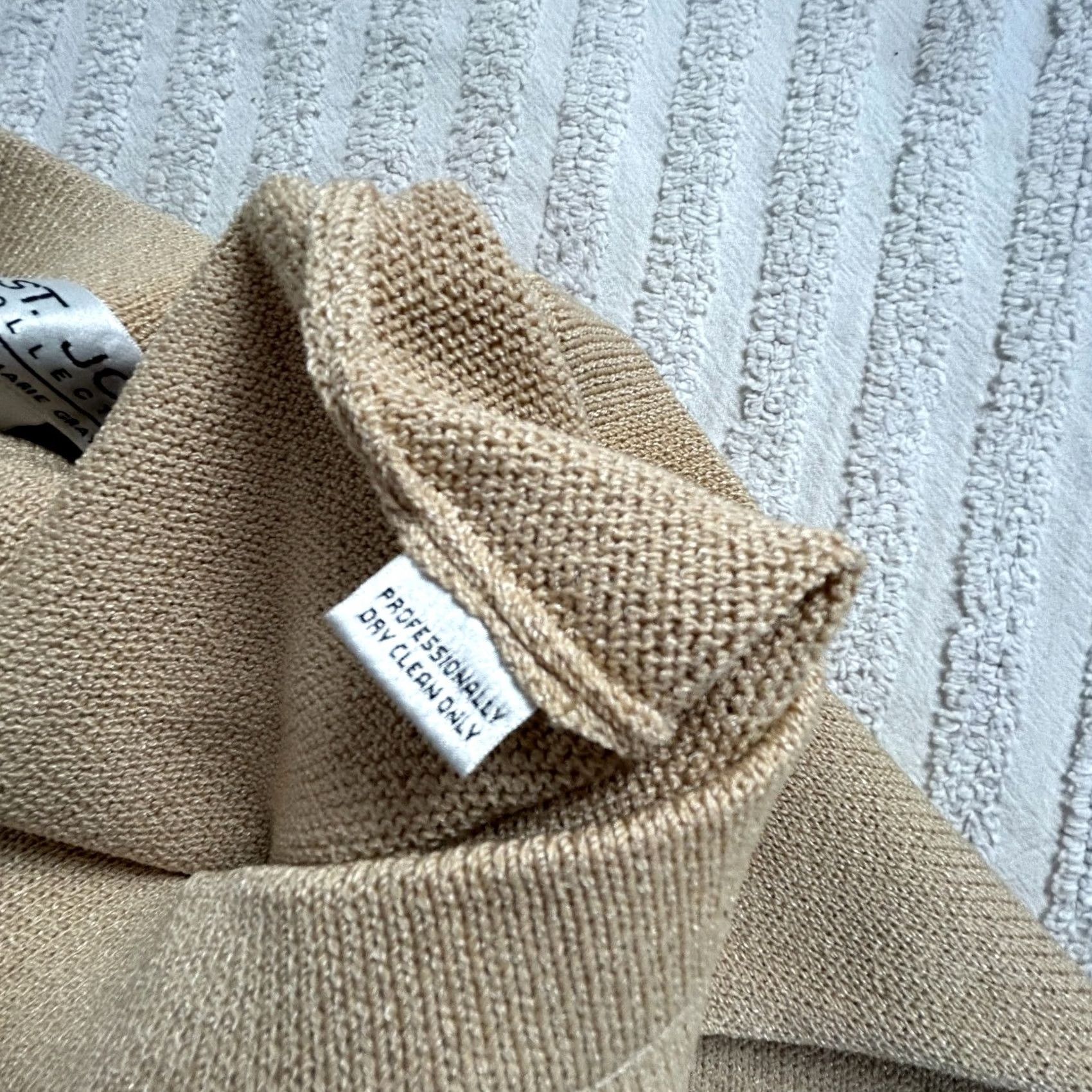Vintage St John Collection Marie Gray Womens Knitted Ribbed Straight Skirt Beige Size 10 Size 32" / US 10 / IT 46 - 4 Thumbnail