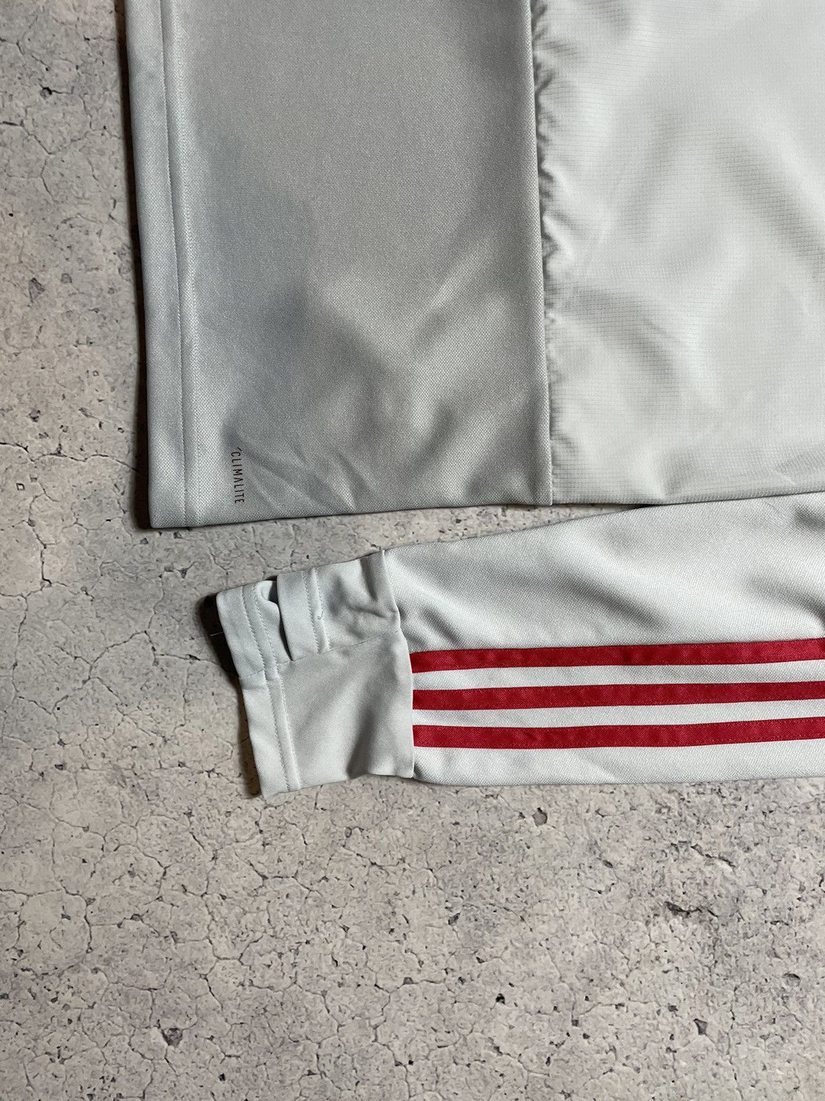 Adidas Vintage Adidas Manchester United Football Track Sweatshirt Size US M / EU 48-50 / 2 - 4 Thumbnail