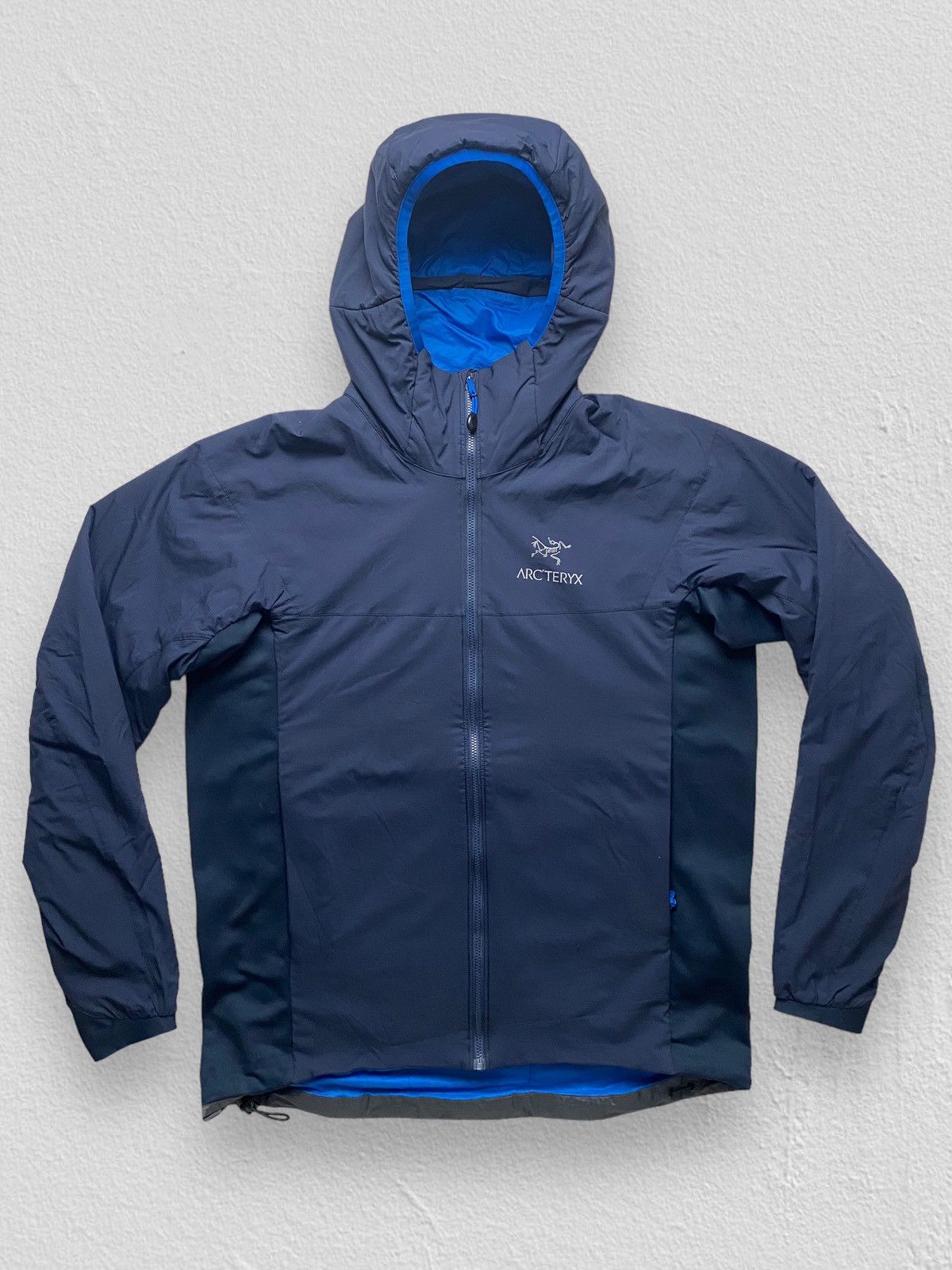 image of Arcteryx x Outdoor Life Arc’Teryx Atom Lit Hoody Men's in Navy Blue (Size Medium)