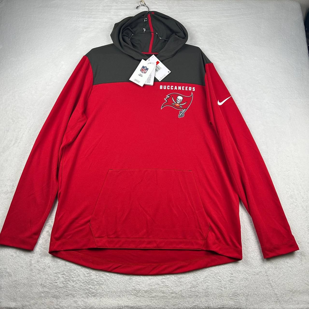 Nike Tampa Bay Buccaneers Hoodie Men Large Red Nike New L Size US L / EU 52-54 / 3 - 1 Thumbnail