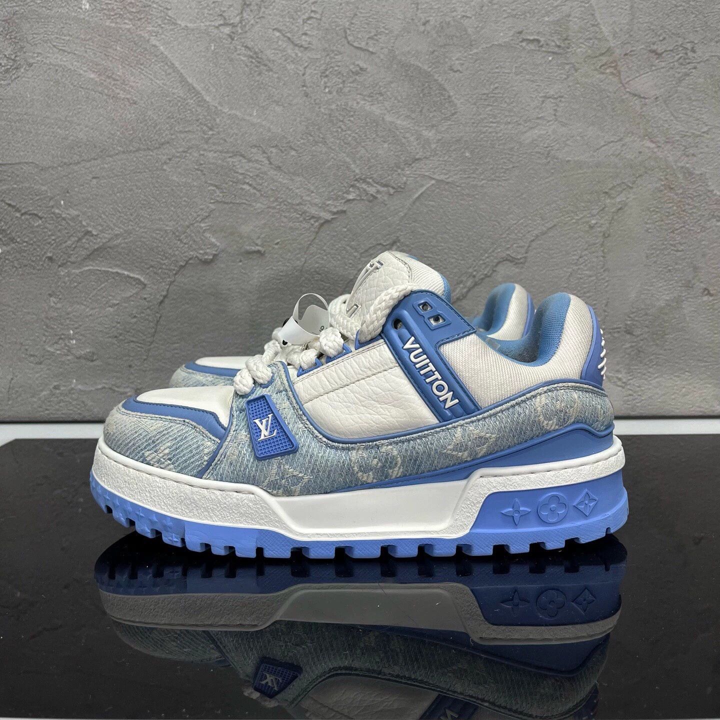 Louis Vuitton LV Trainer Blue White Denim 40 98 New Size US 7 / EU 40 - 4 Thumbnail