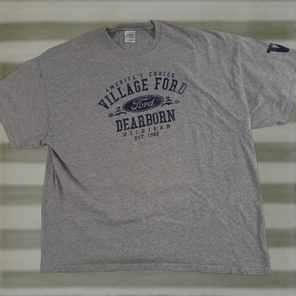 Gildan VINTAGE Village Ford Dearborn Mi. Car Dealer Printed T-Shirt 2XL Gray Cotton Canvas Gildan Heavy Cotton Short Sleeve Crew Neck Unisex Adults Cars 2XL Size US XXL / EU 58 / 5 - 1 Thumbnail