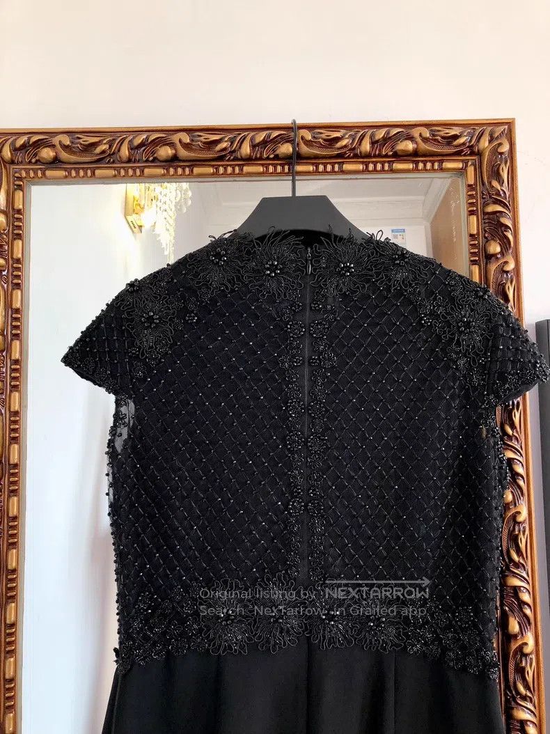 Valentino Valentino Black flower embroidered beaded evening dress Size M / US 6-8 / IT 42-44 - 6 Thumbnail