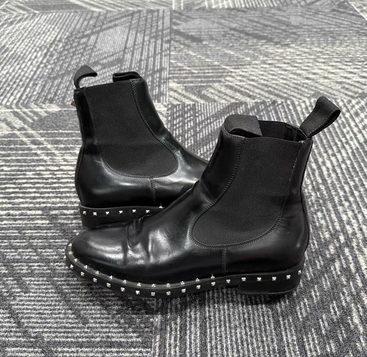 Valentino Valentino Rockstud Chelsea Ankle Boots J42 Size US 4.5 / IT 34.5 - 4 Thumbnail