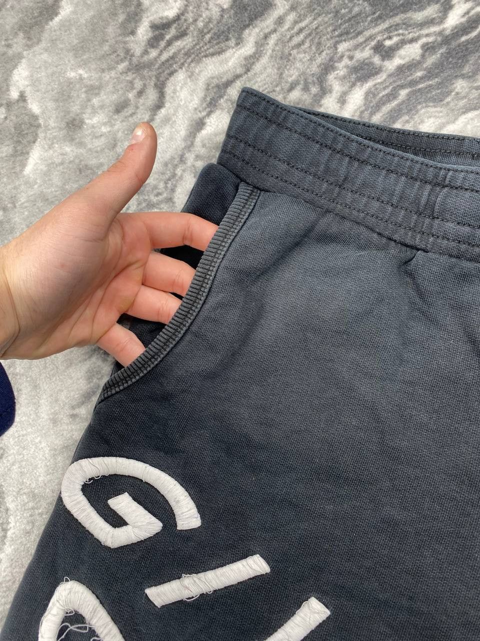 Givenchy Givenchy Shorts Big Logo Size US 36 / EU 52 - 2 Thumbnail